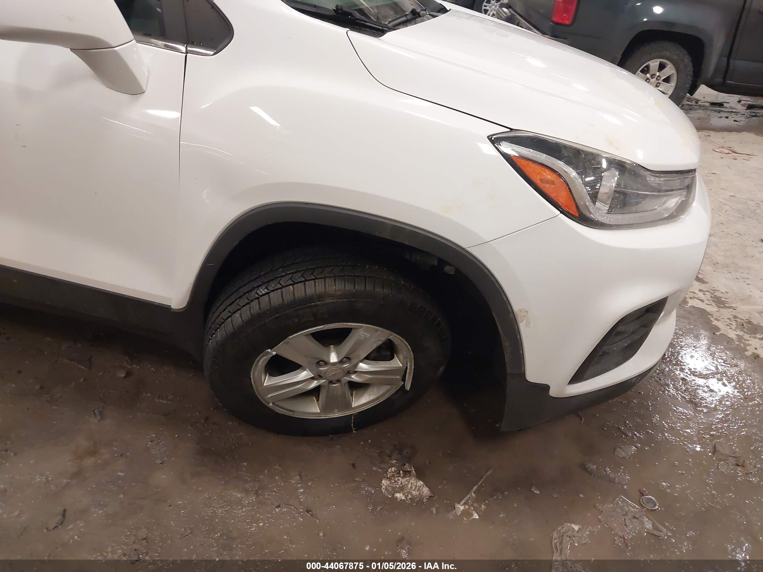 CHEVROLET TRAX image 6