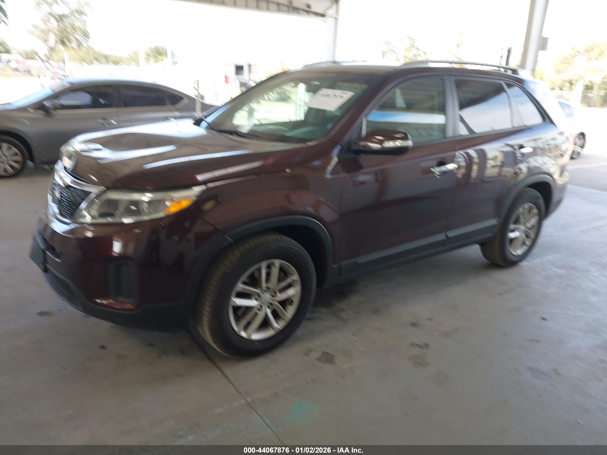 KIA SORENTO image 2