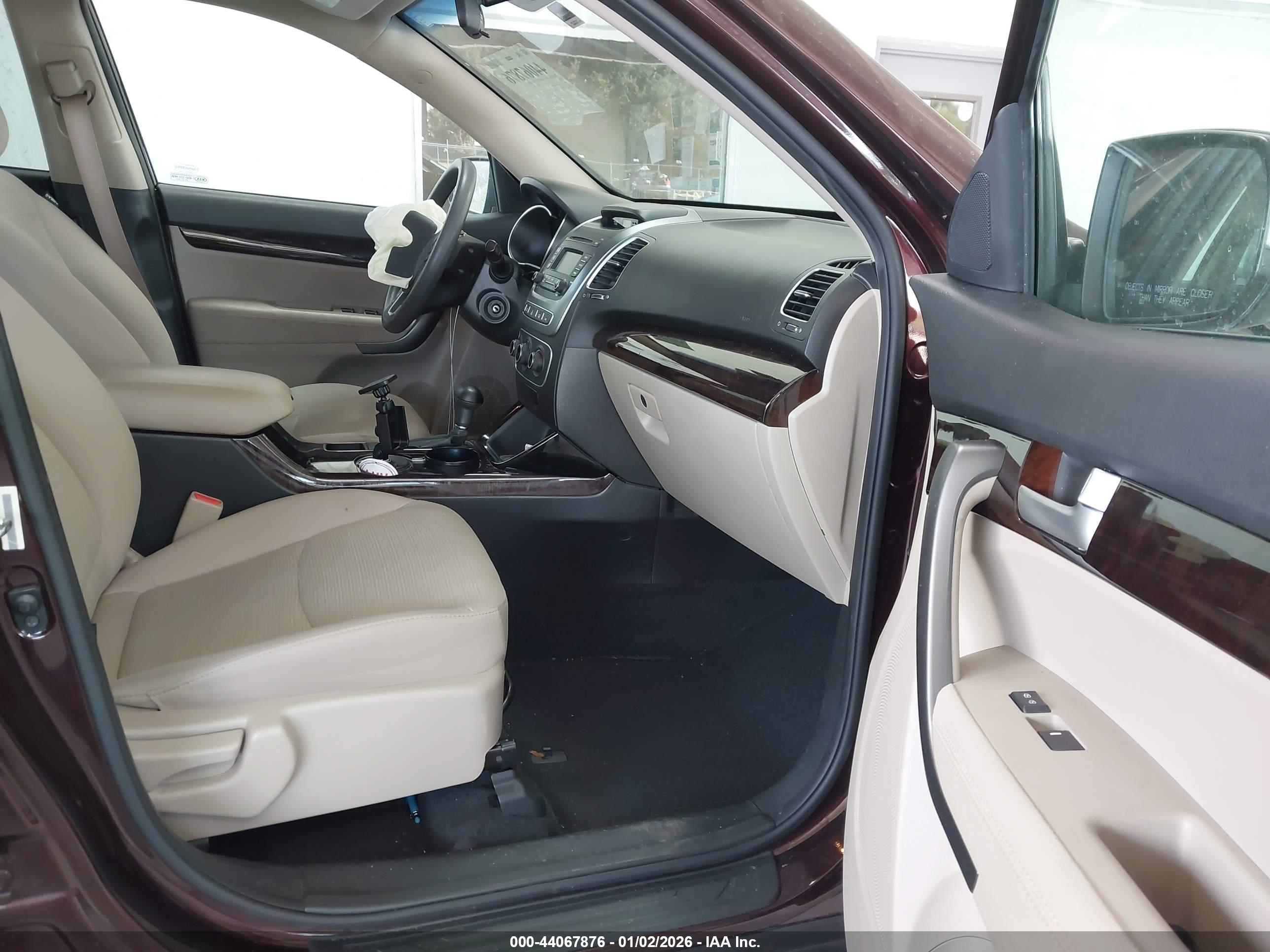 KIA SORENTO image 5