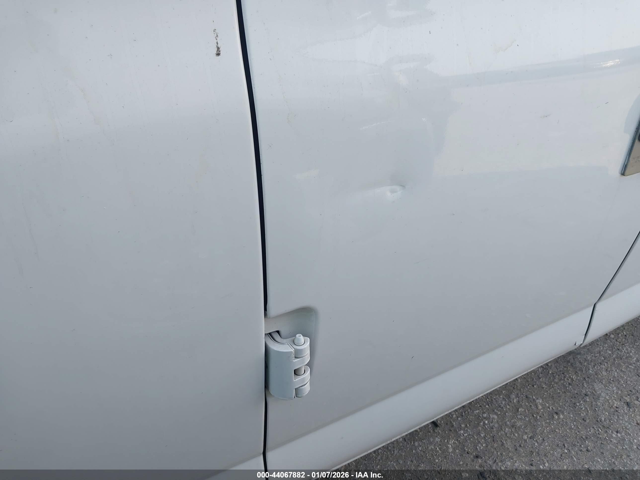 CHEVROLET EXPRESS image 6