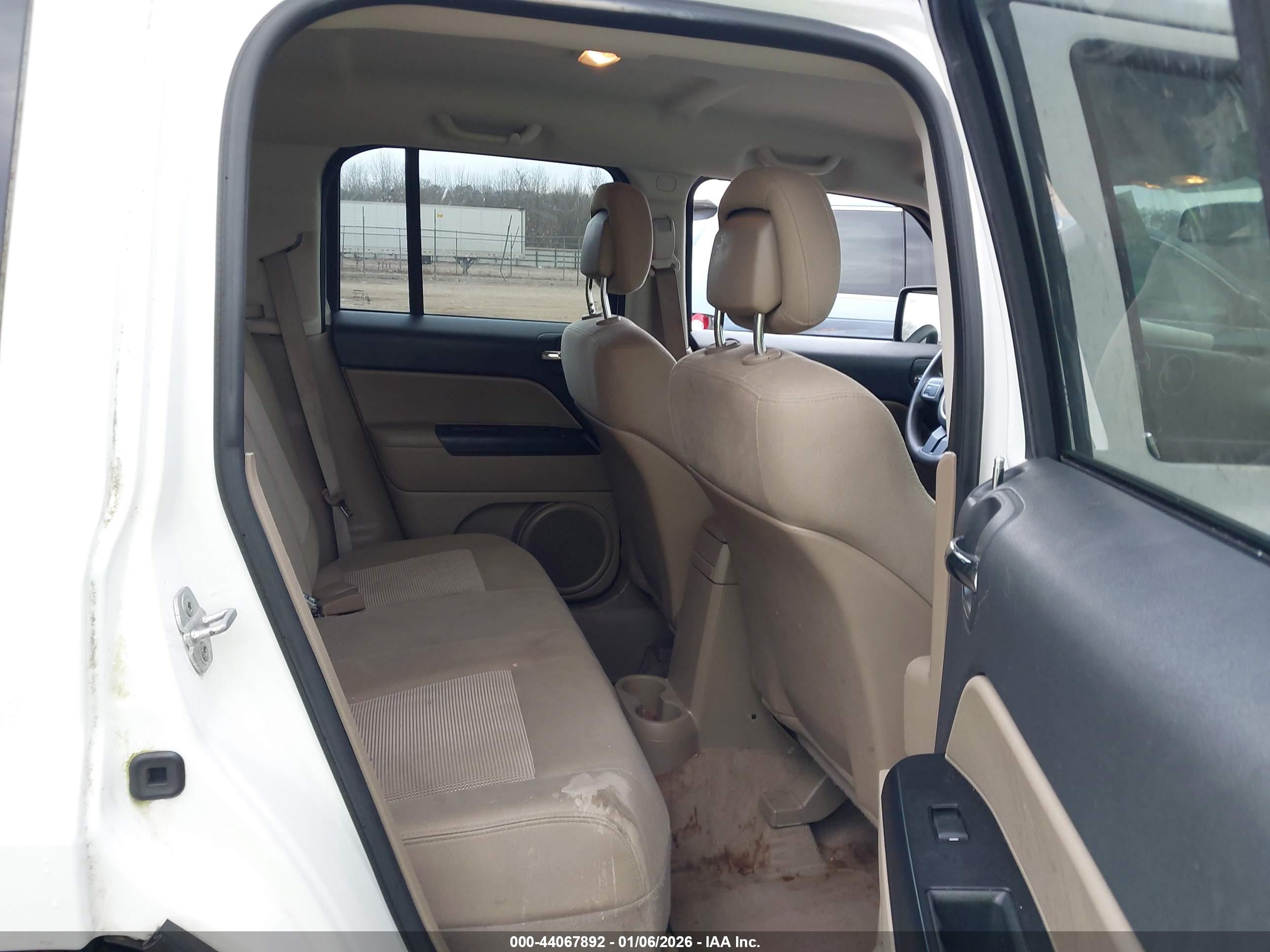 JEEP PATRIOT image 8