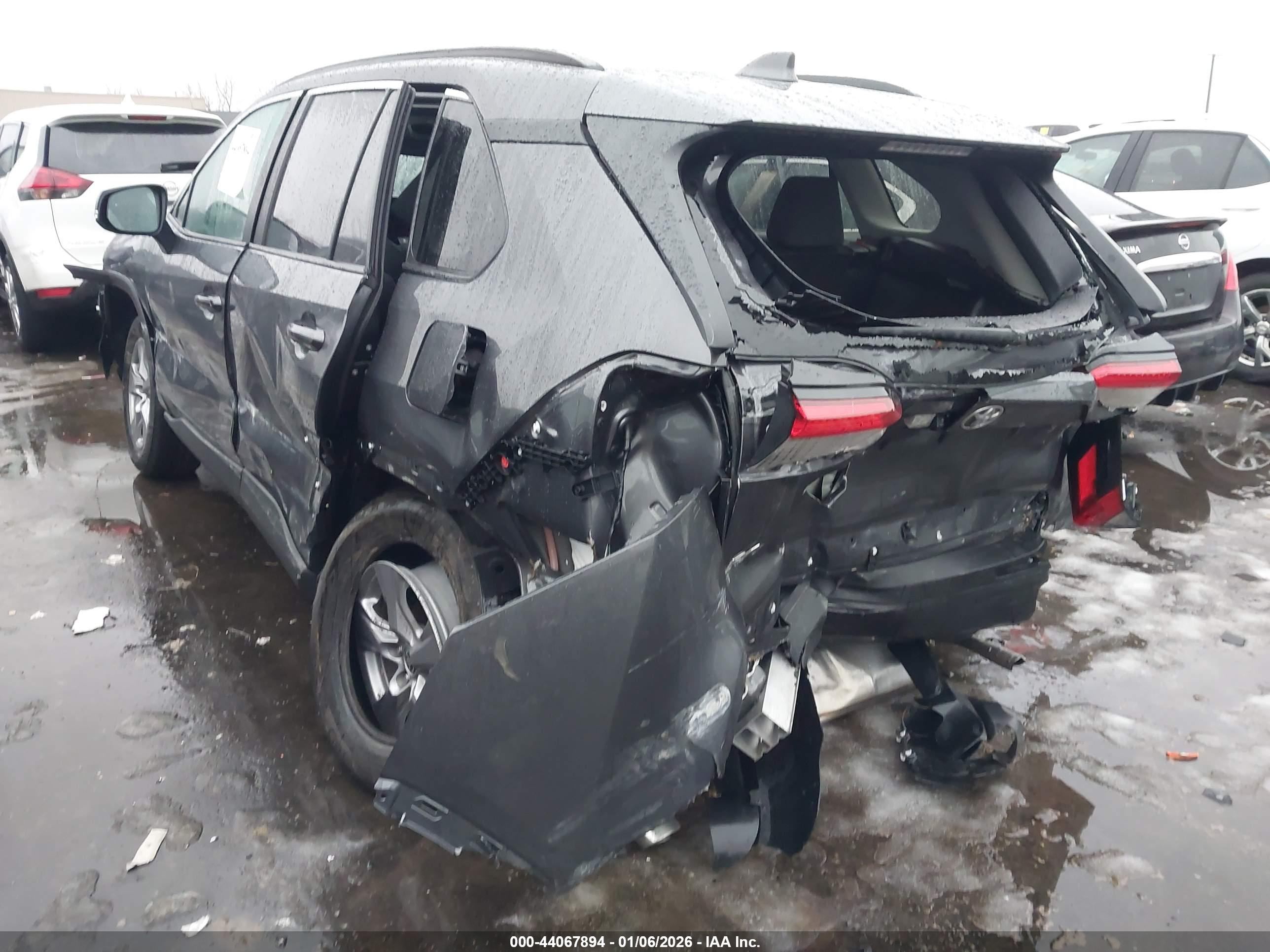TOYOTA RAV4 image 6