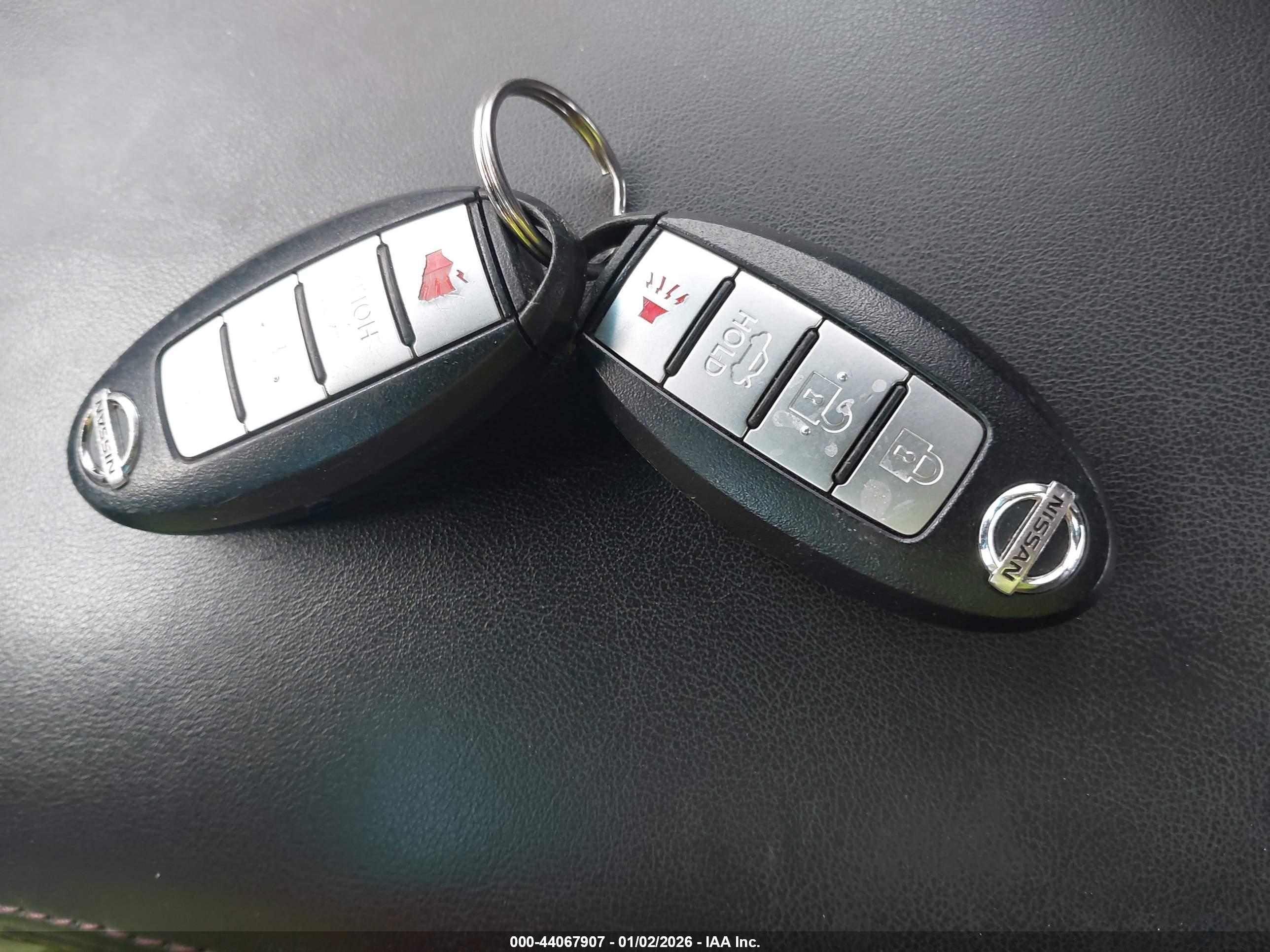 NISSAN MAXIMA image 11
