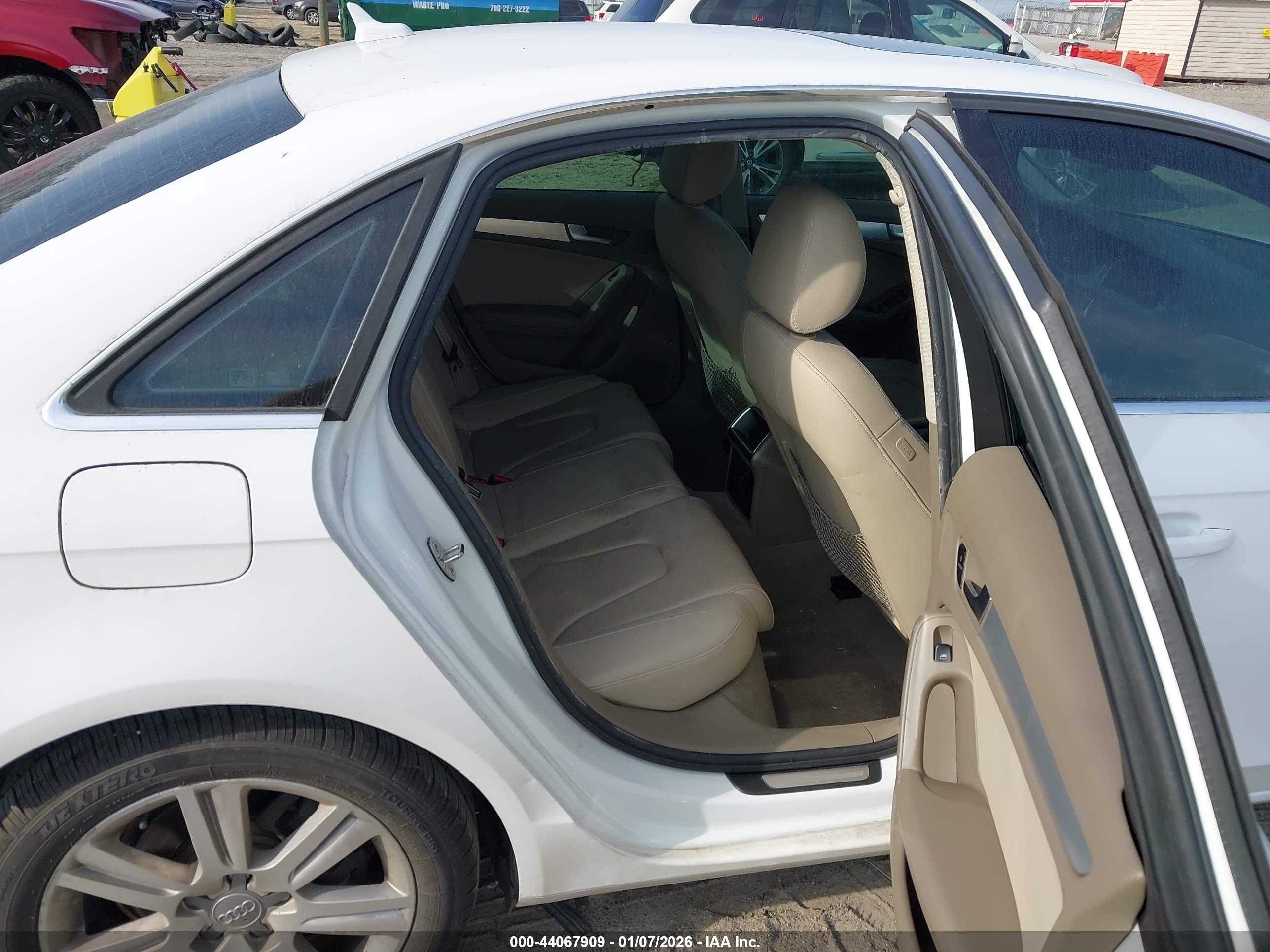 AUDI A4 image 8