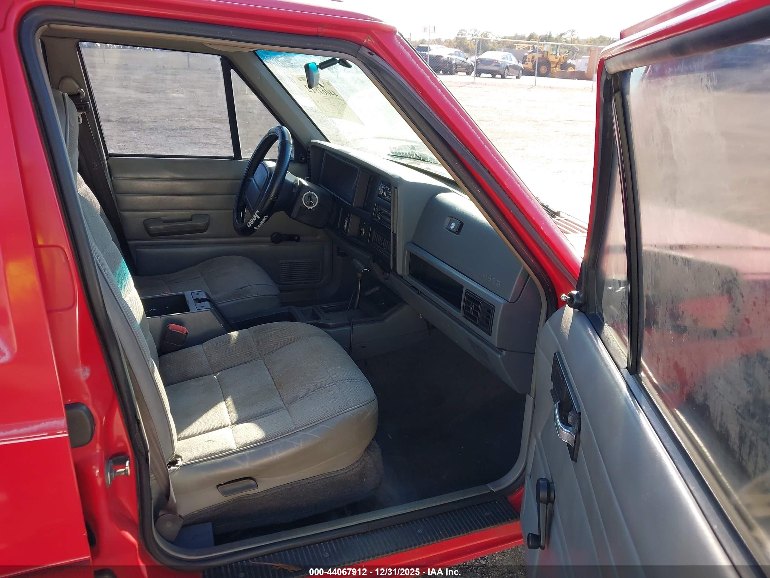 JEEP CHEROKEE image 5