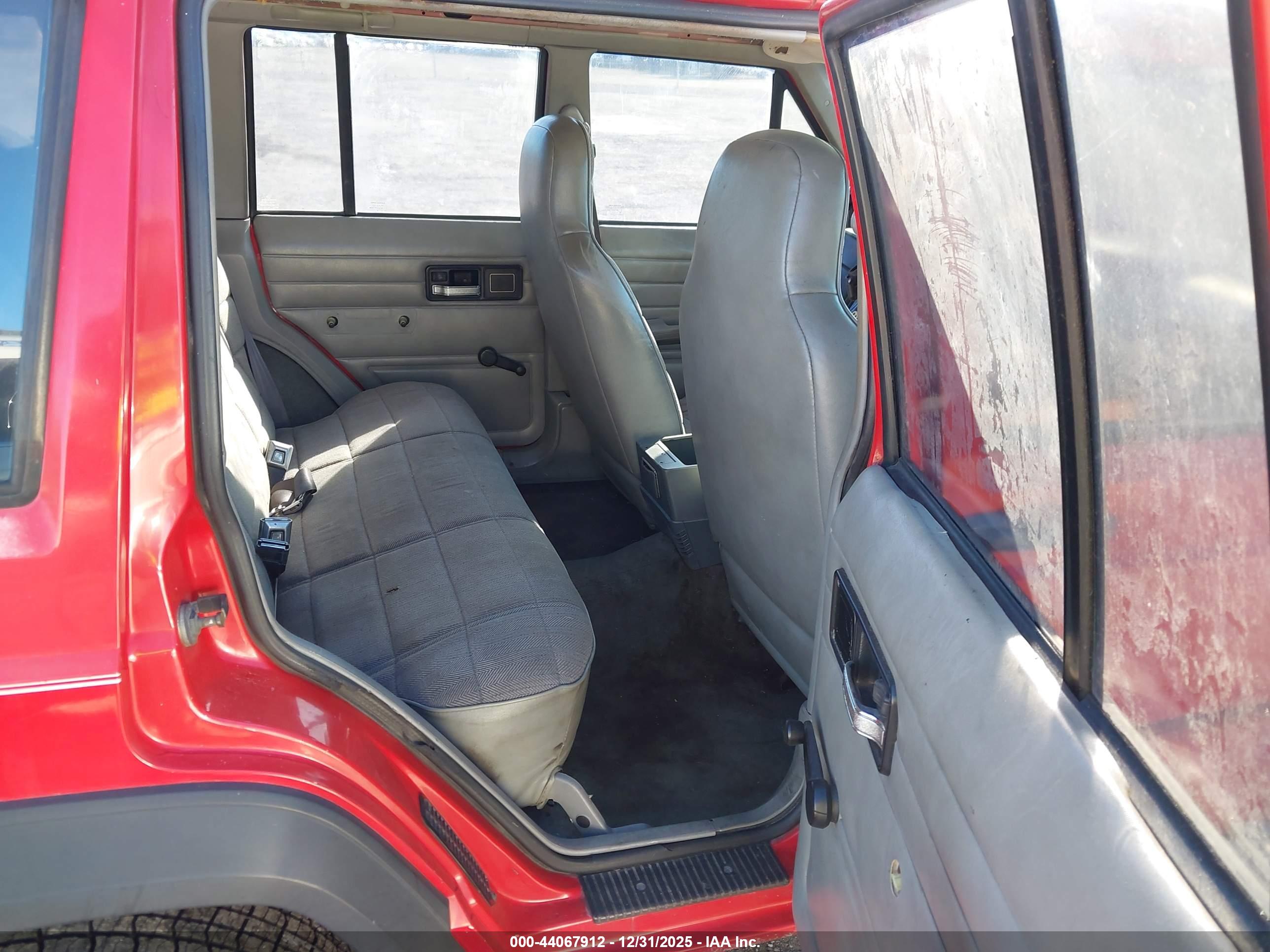 JEEP CHEROKEE image 8