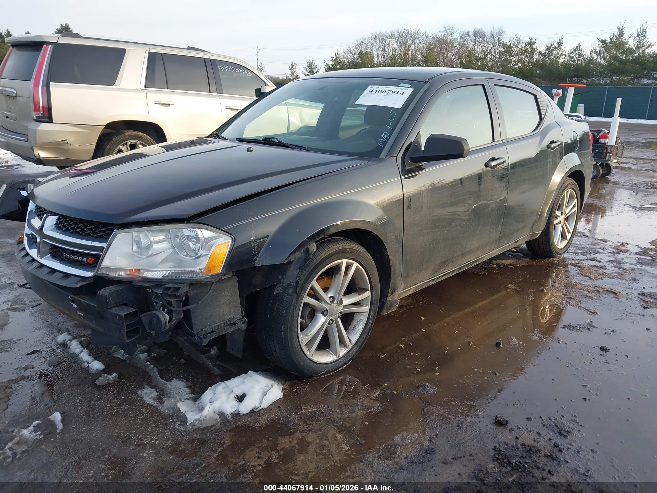 DODGE AVENGER image 2