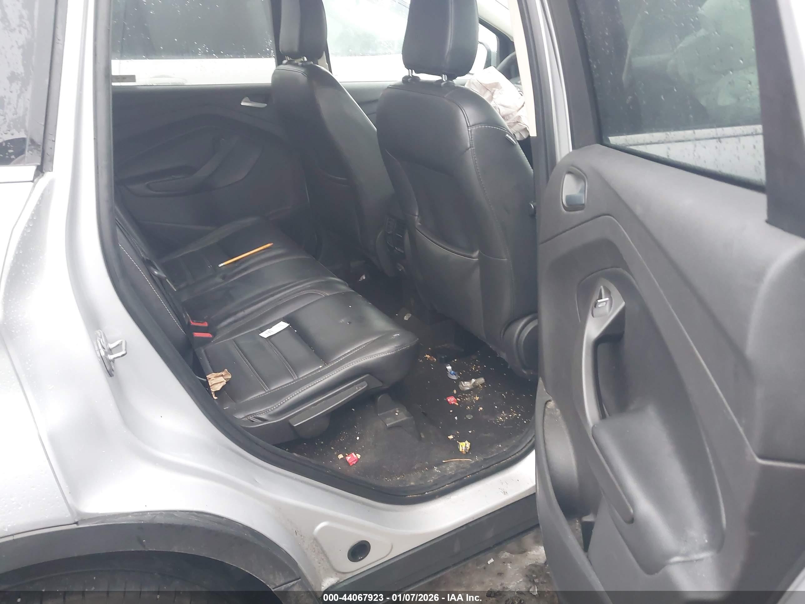 FORD ESCAPE image 8