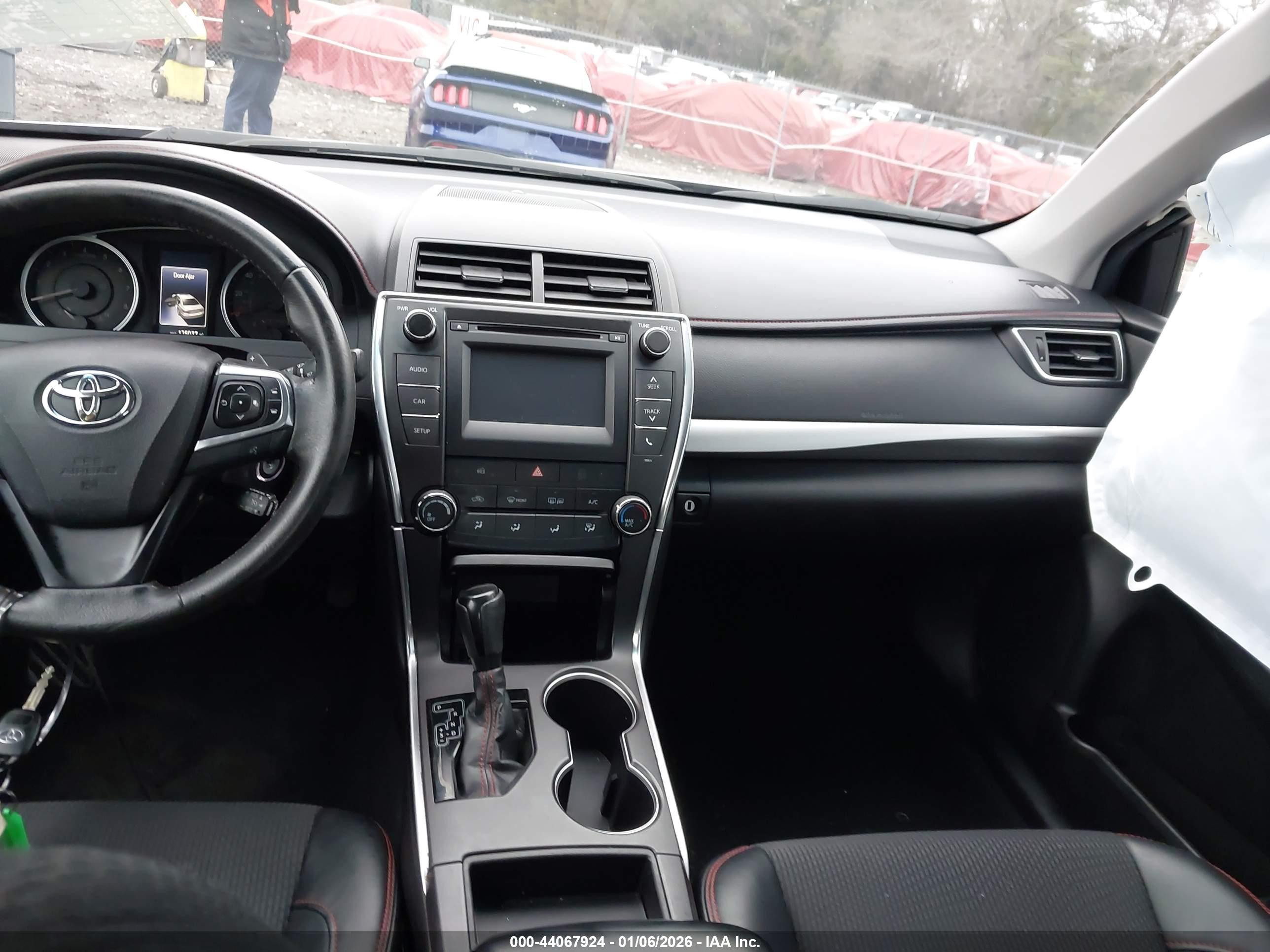 TOYOTA CAMRY image 5