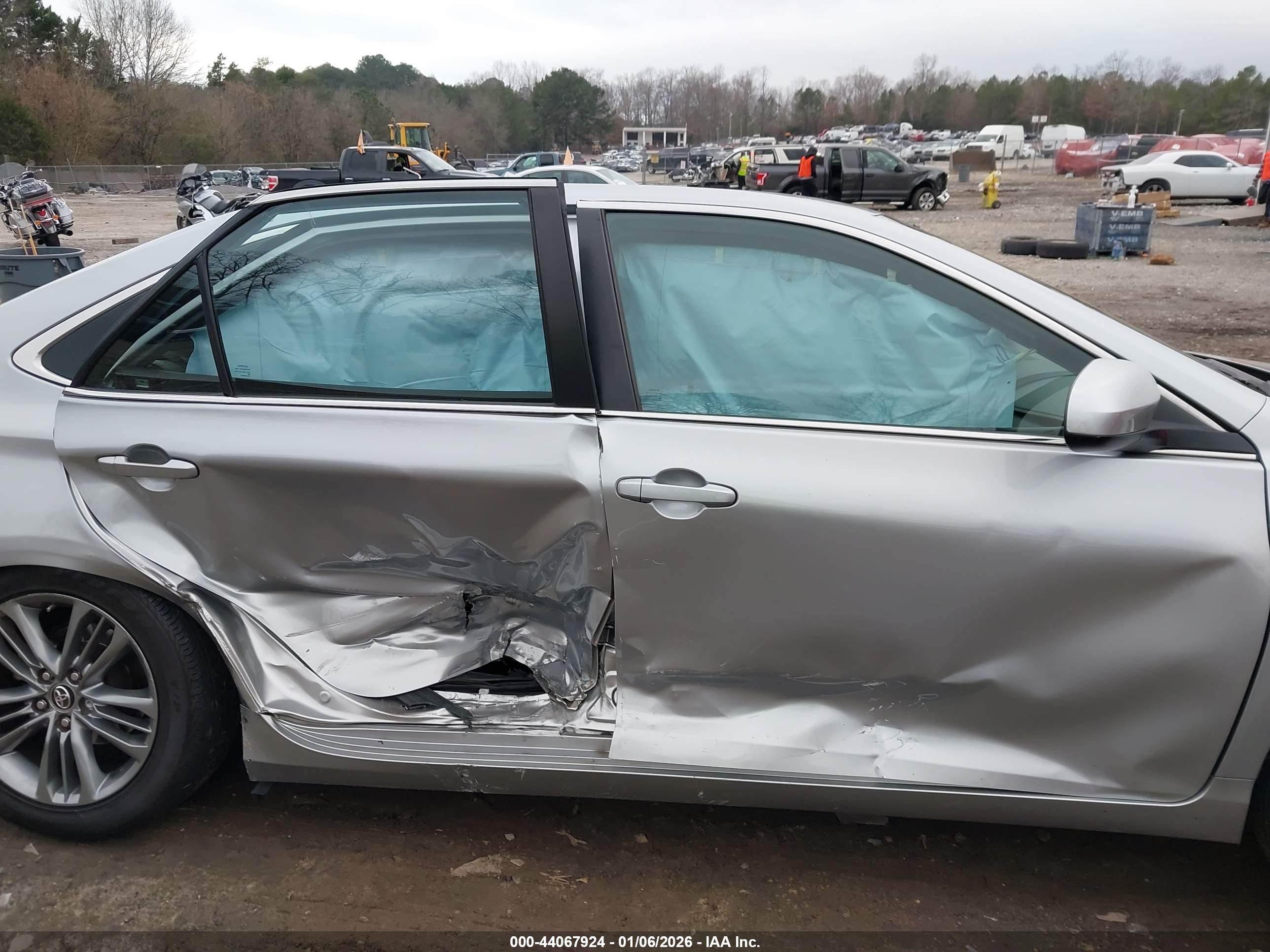 TOYOTA CAMRY image 6