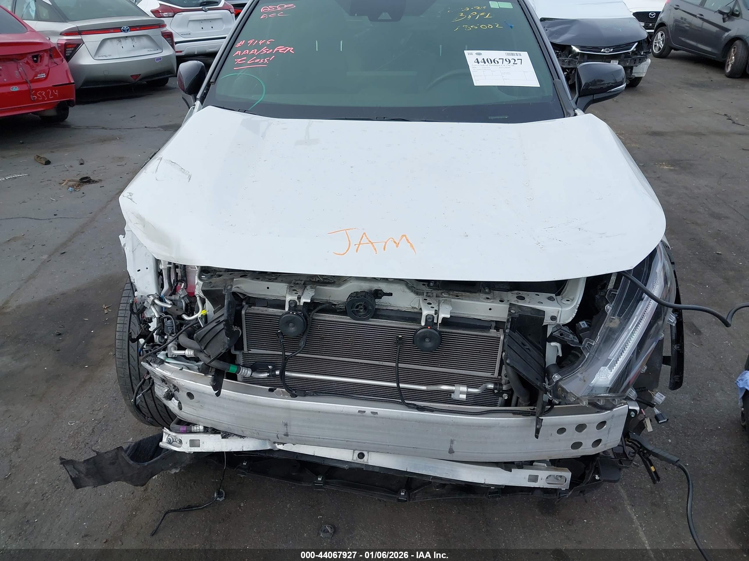 TOYOTA RAV4 image 10