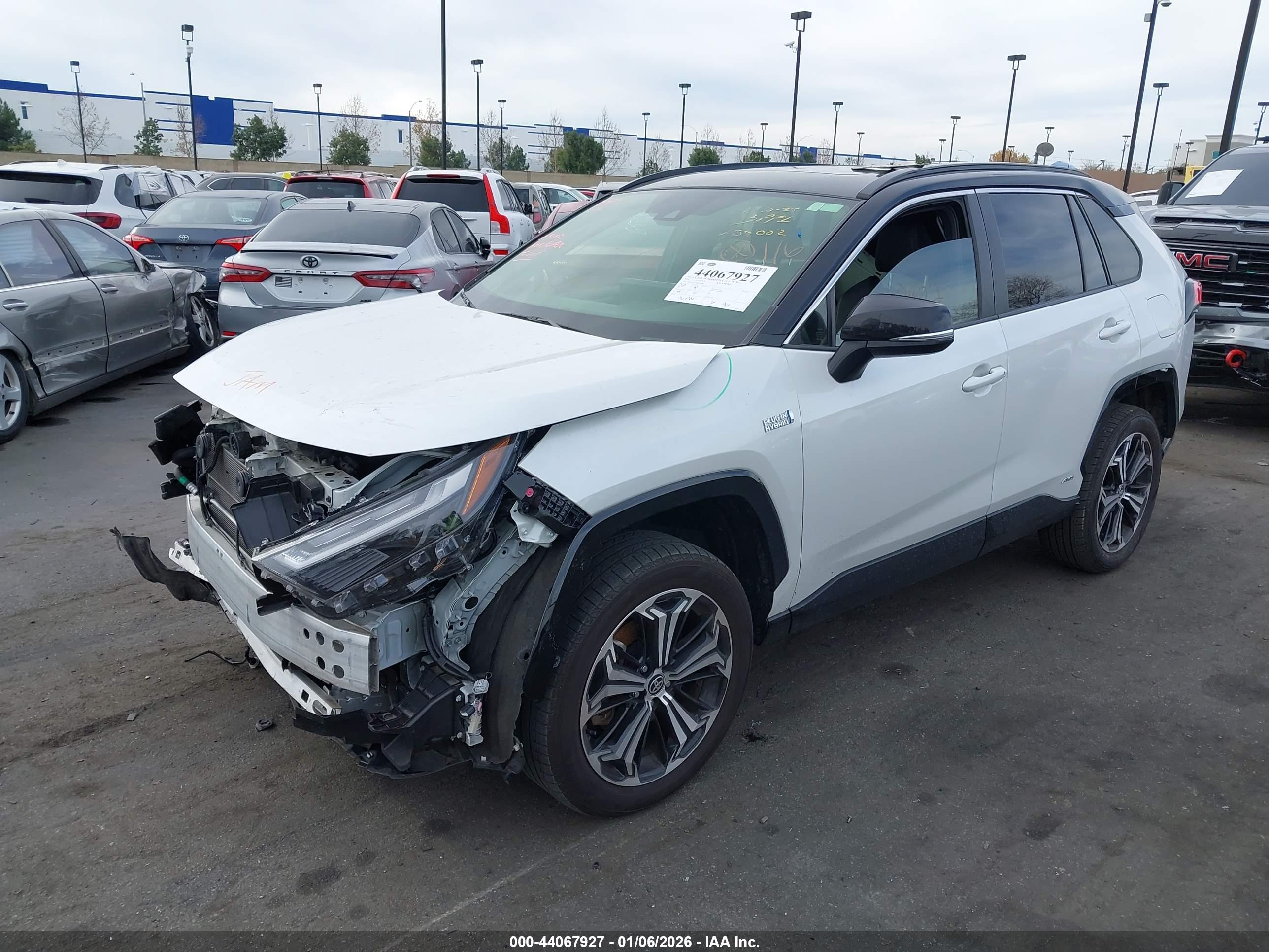 TOYOTA RAV4 image 2