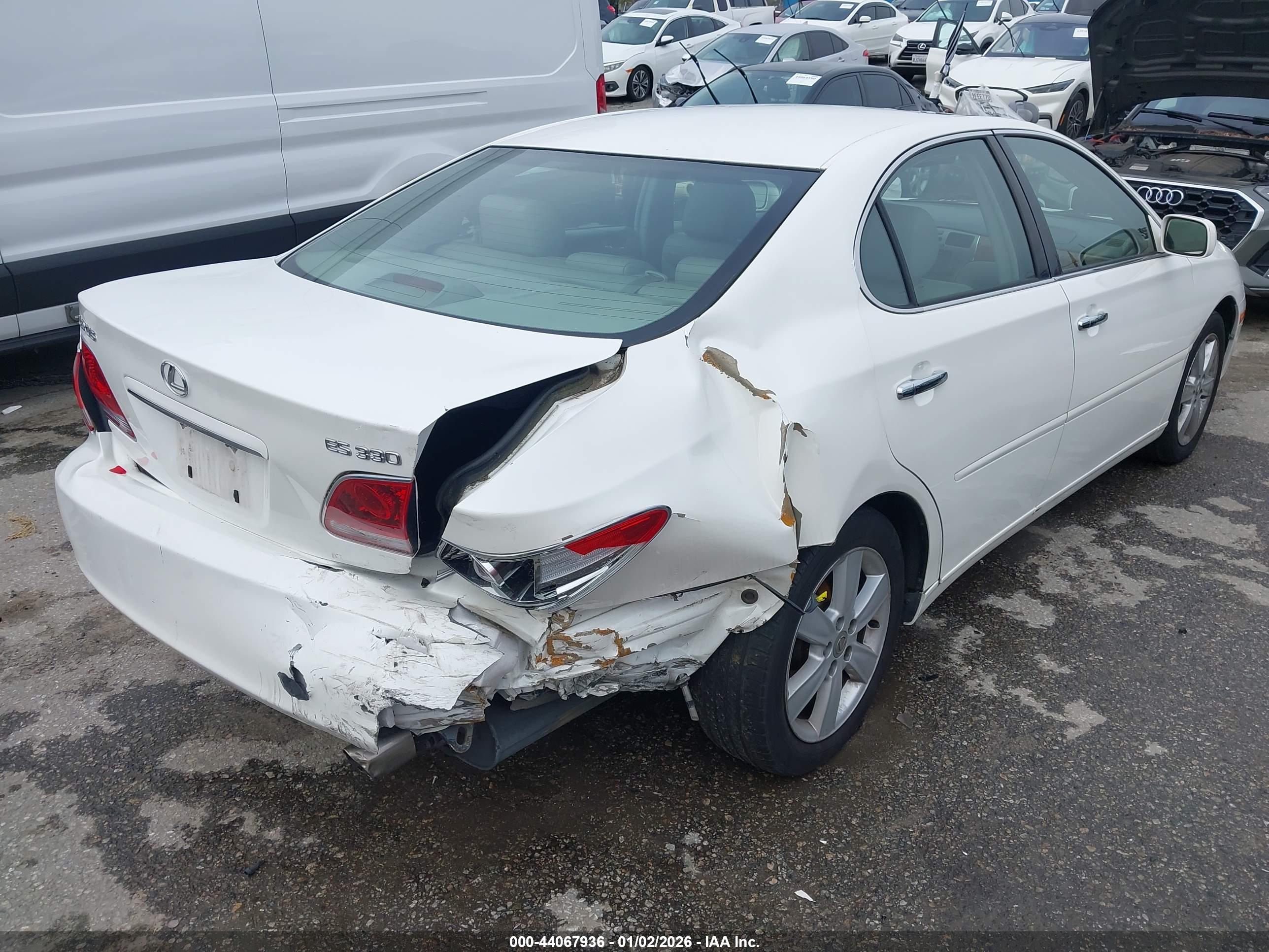 LEXUS ES image 4