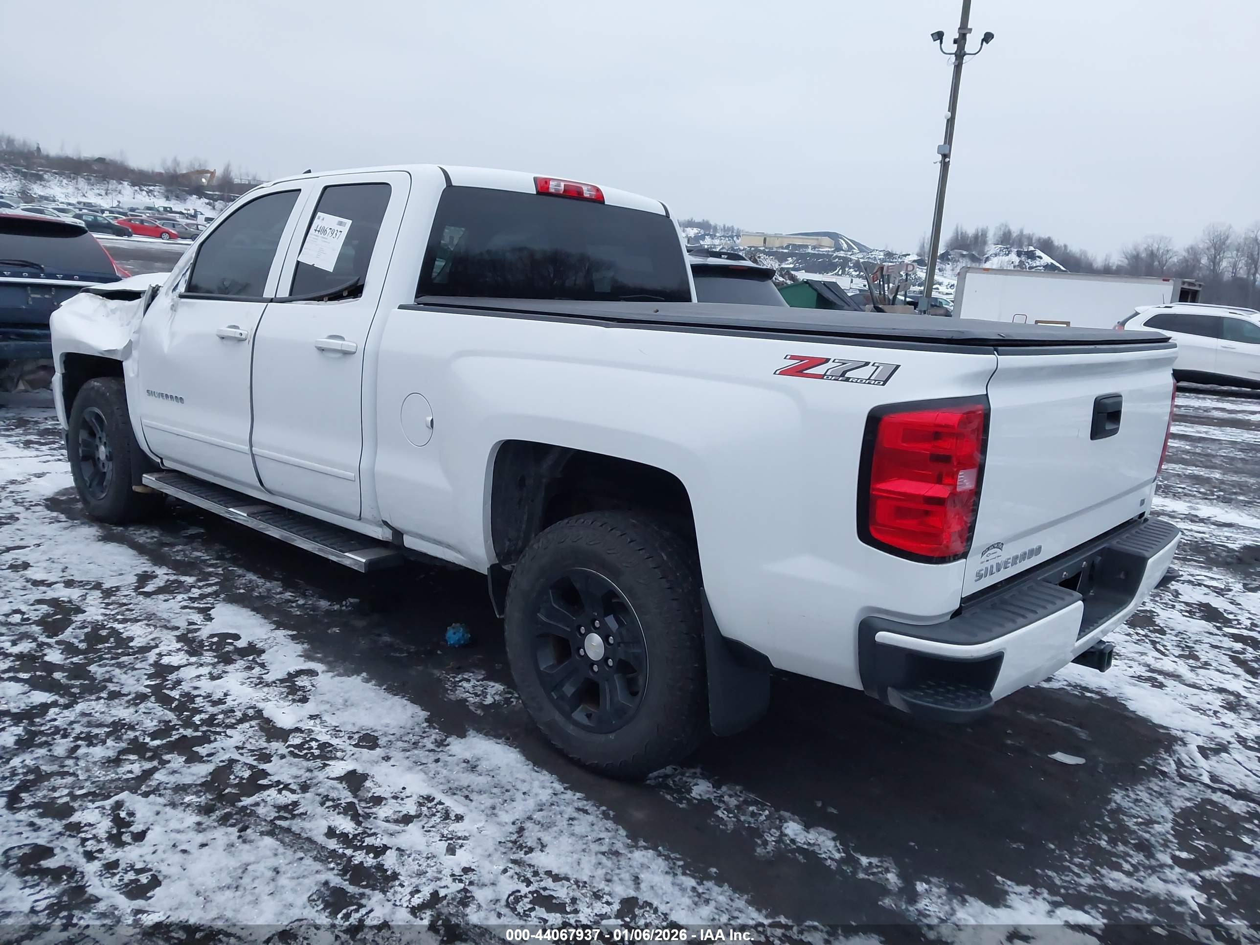 CHEVROLET SILVERADO image 3