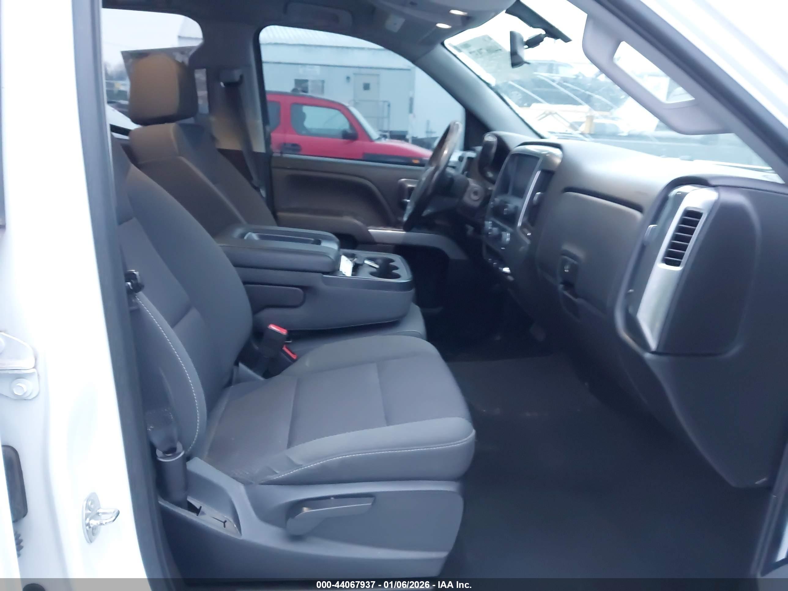 CHEVROLET SILVERADO image 5