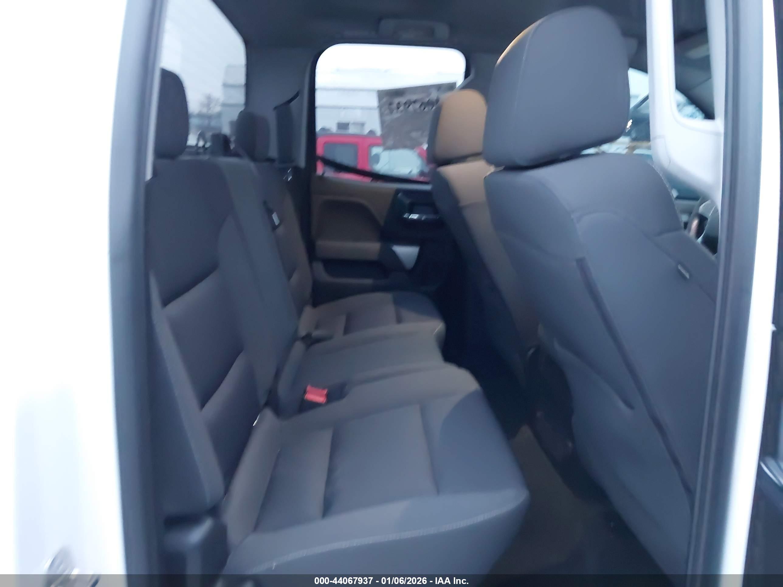 CHEVROLET SILVERADO image 8