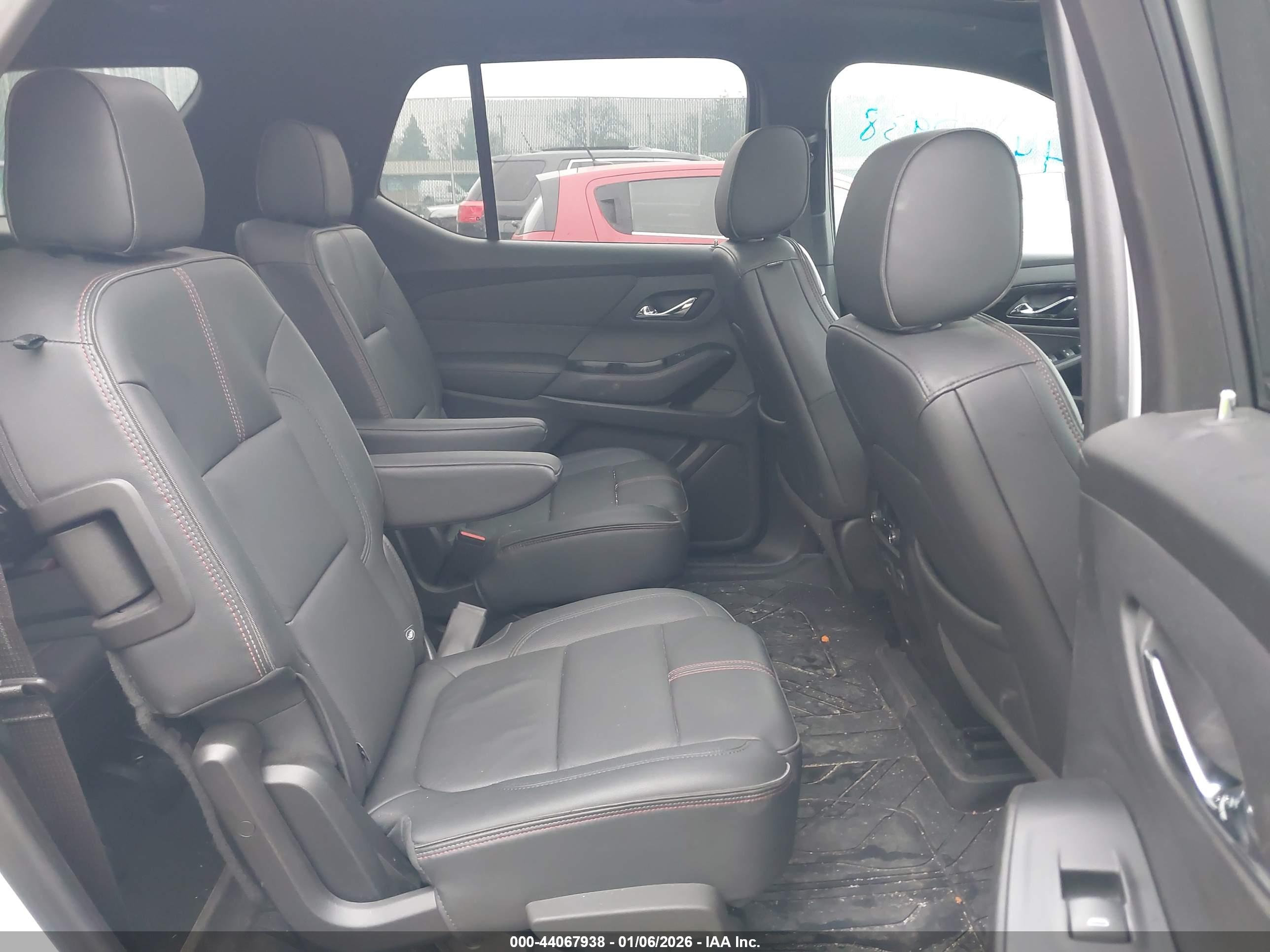 CHEVROLET TRAVERSE image 8