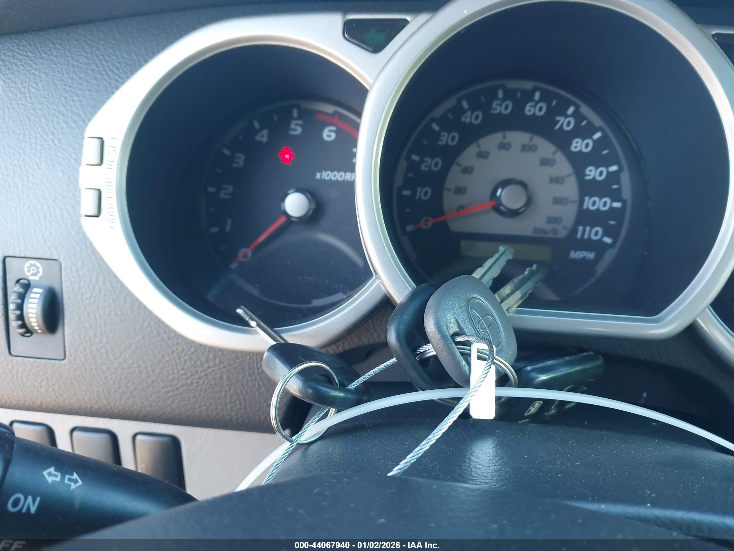 TOYOTA 4RUNNER image 11