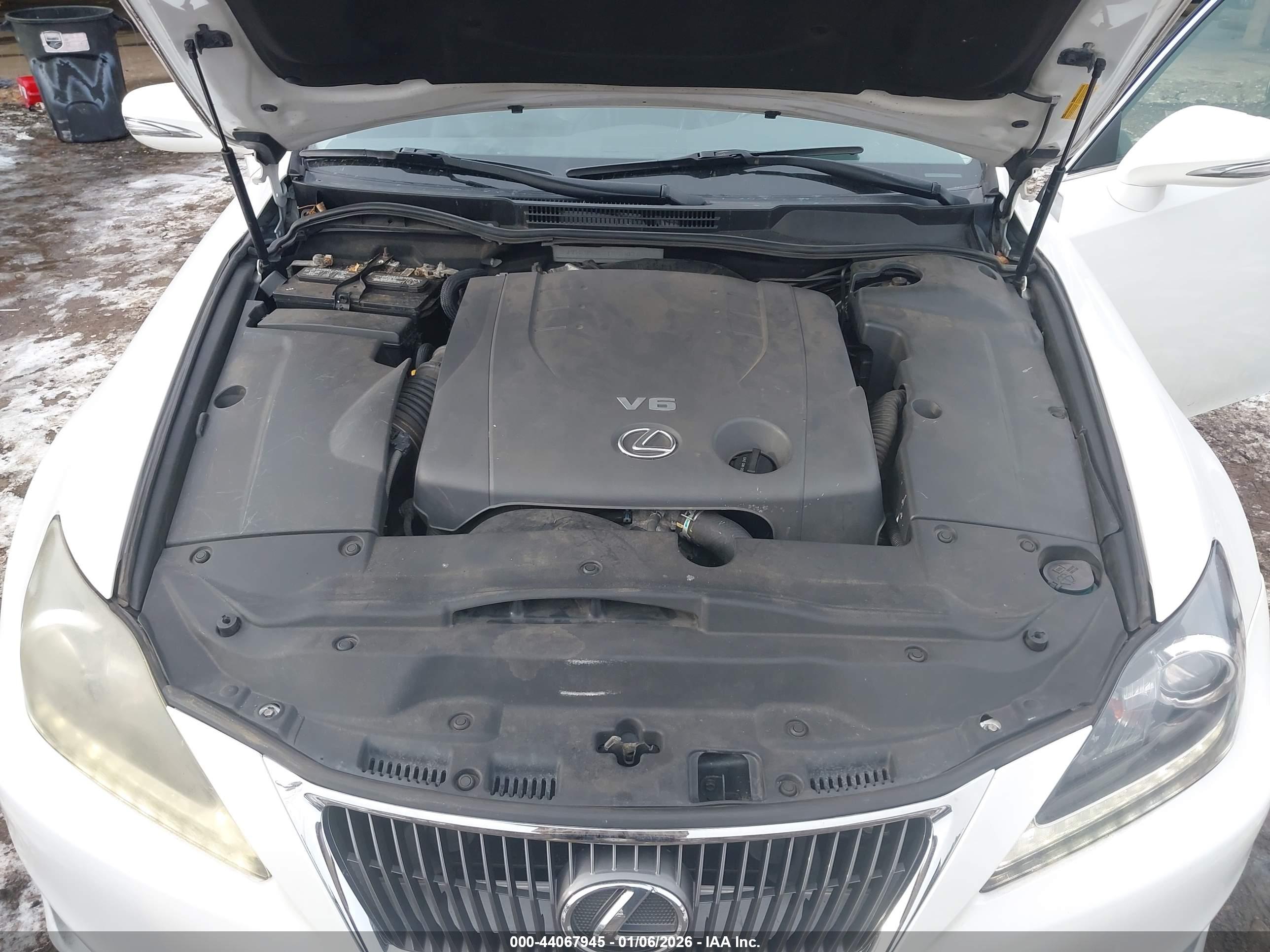 LEXUS IS image 10