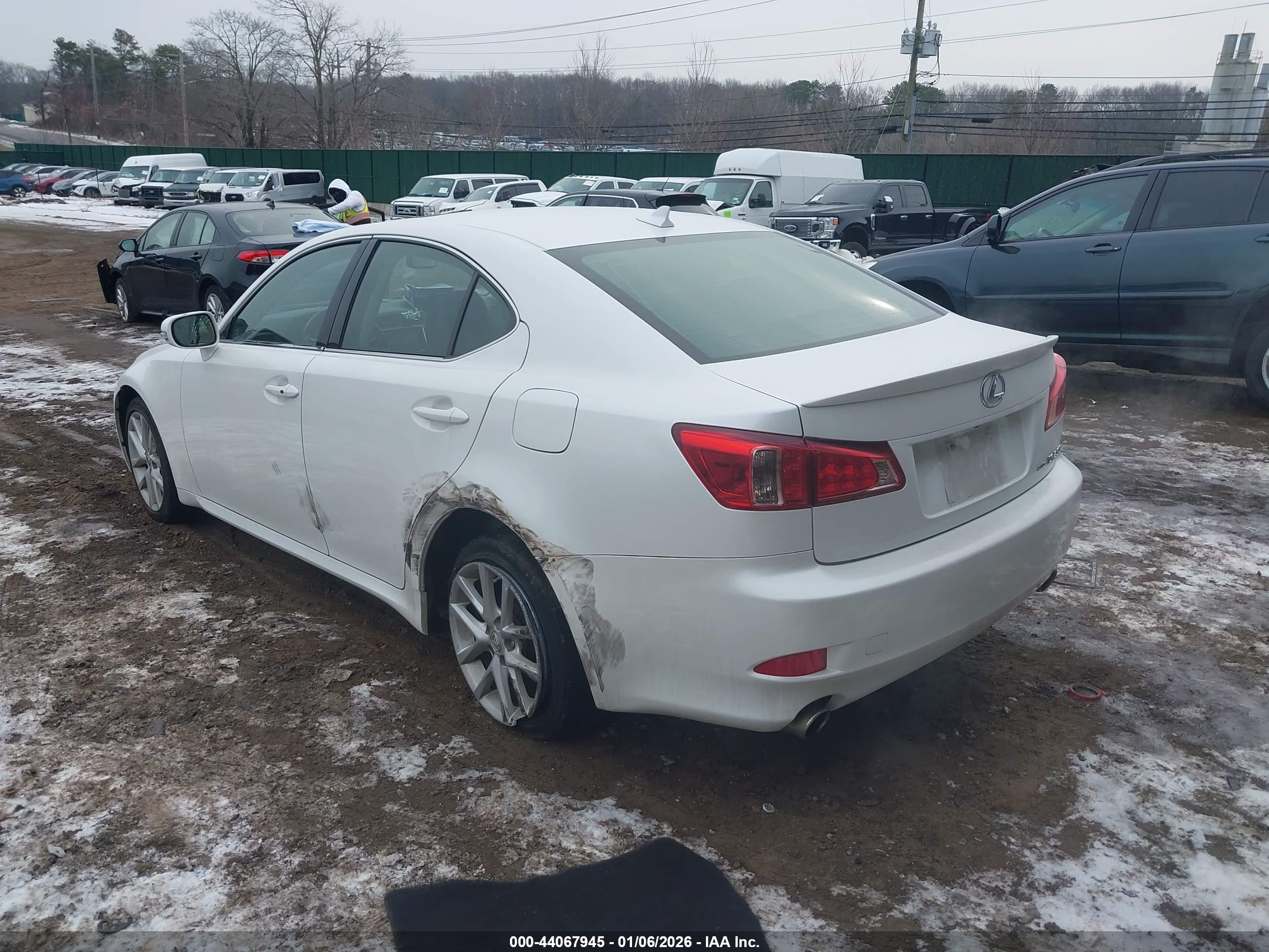 LEXUS IS image 3