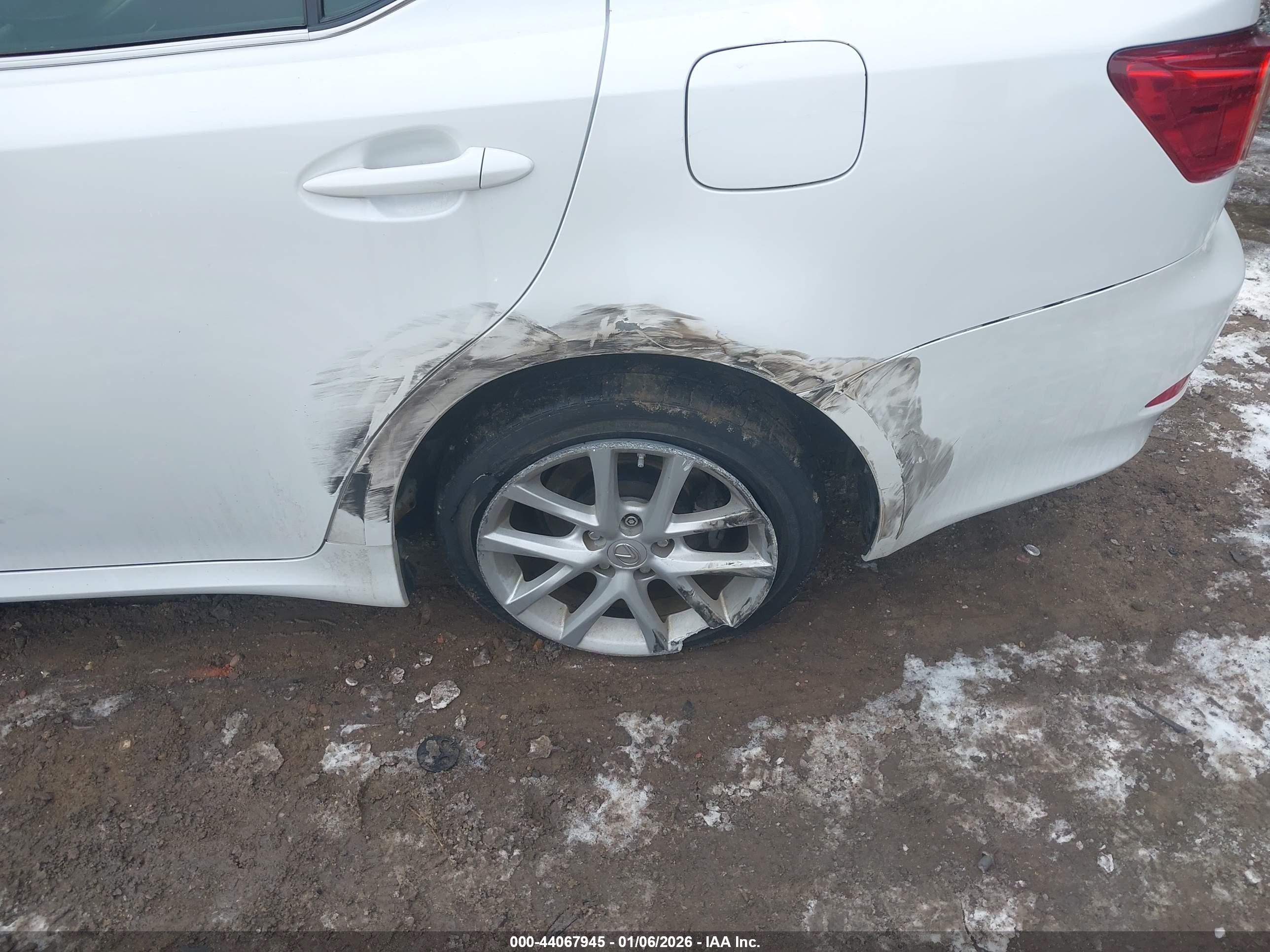 LEXUS IS image 6
