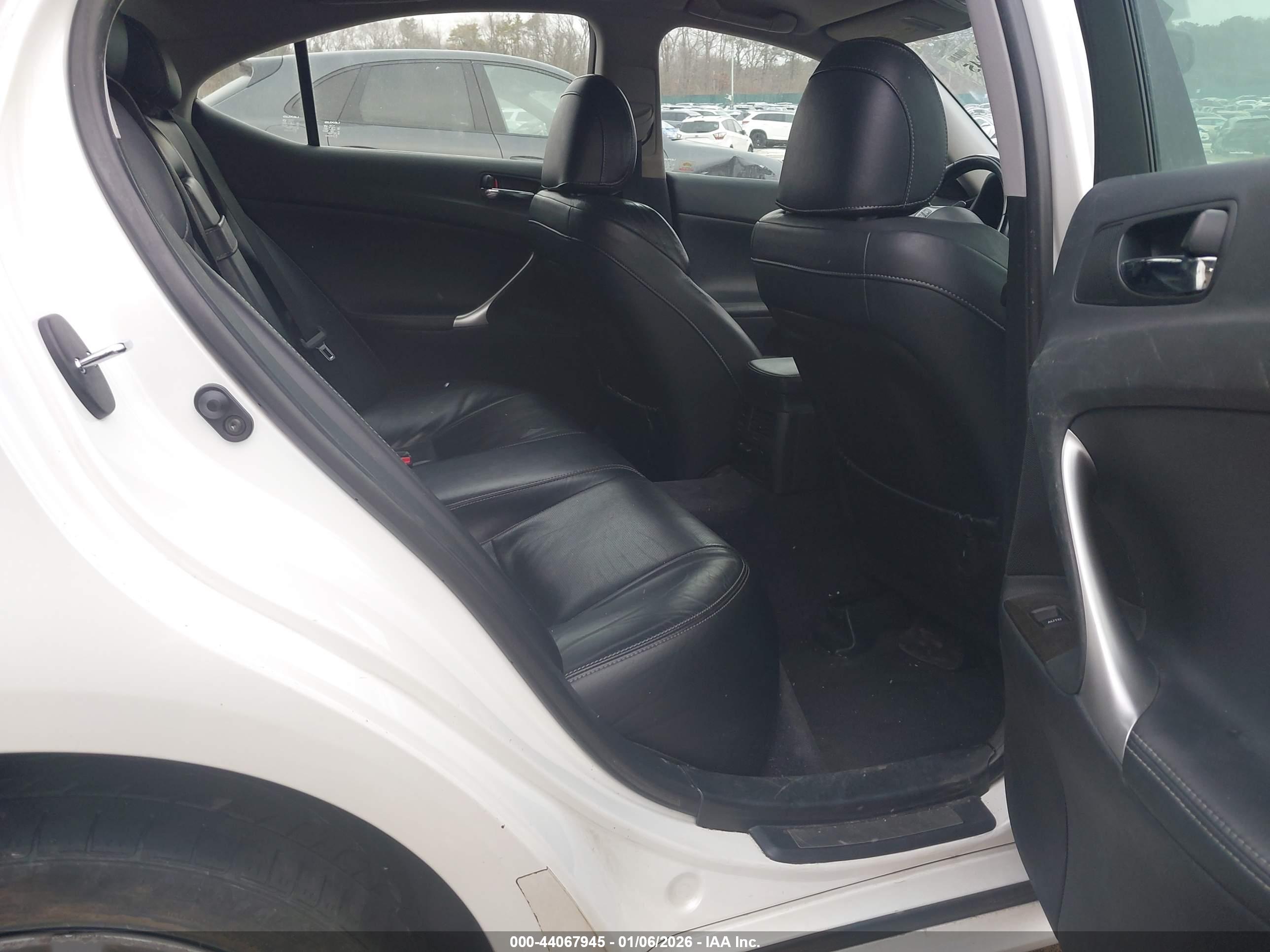 LEXUS IS image 8