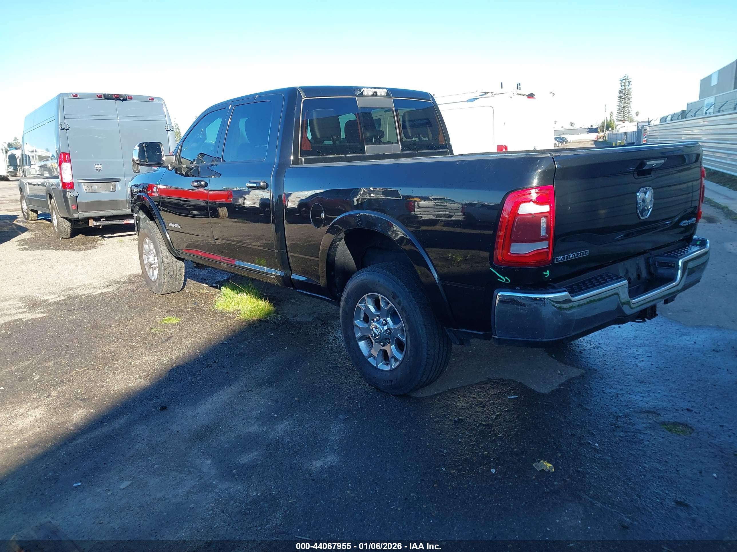 RAM 2500 image 3