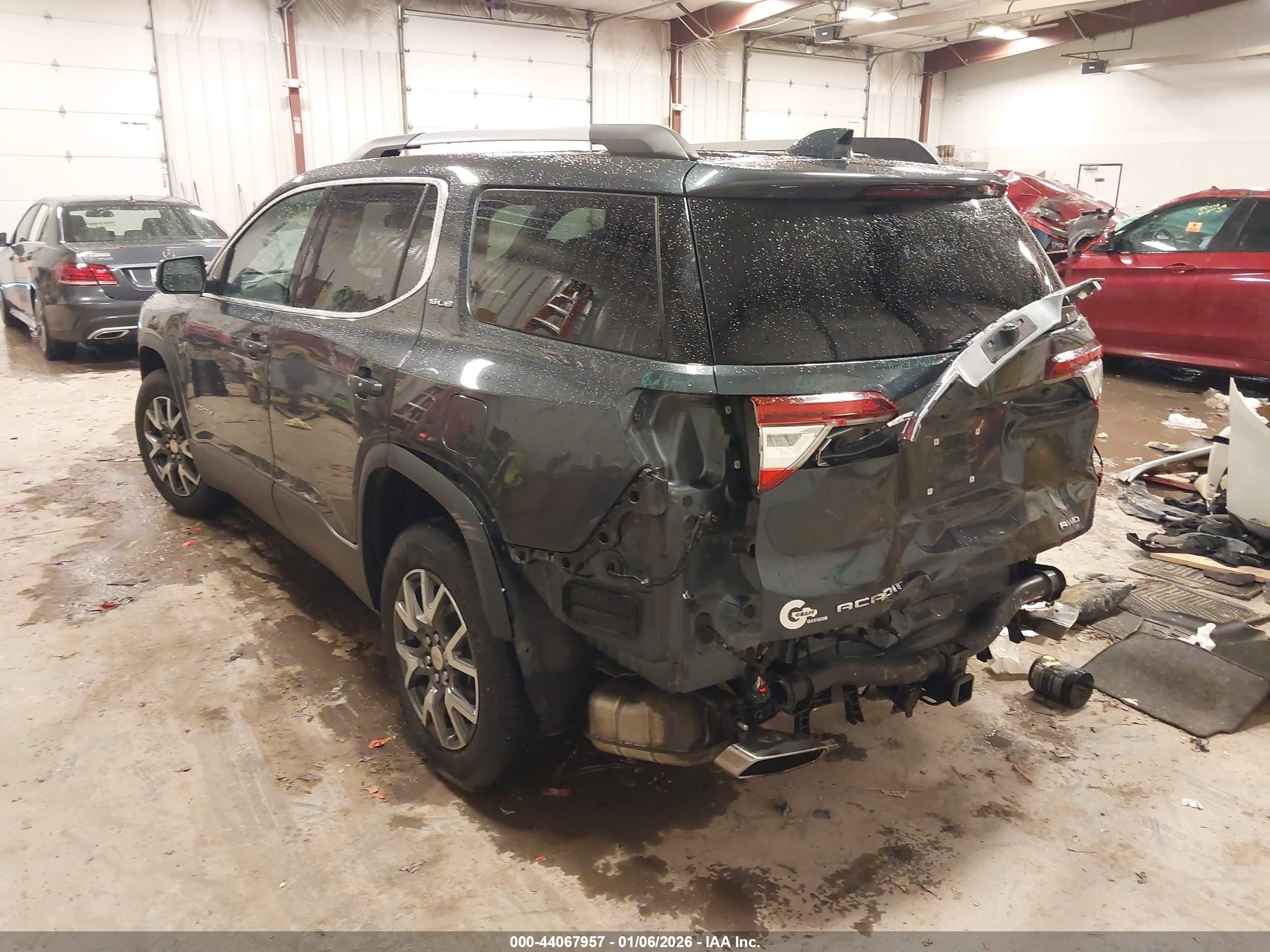 GMC ACADIA image 3