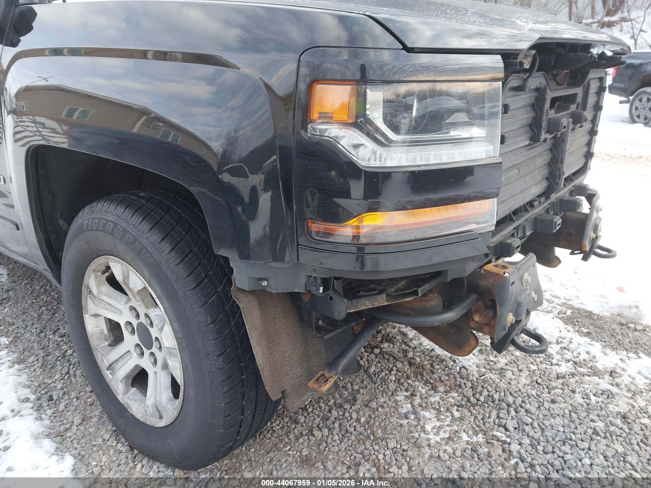 CHEVROLET SILVERADO image 6