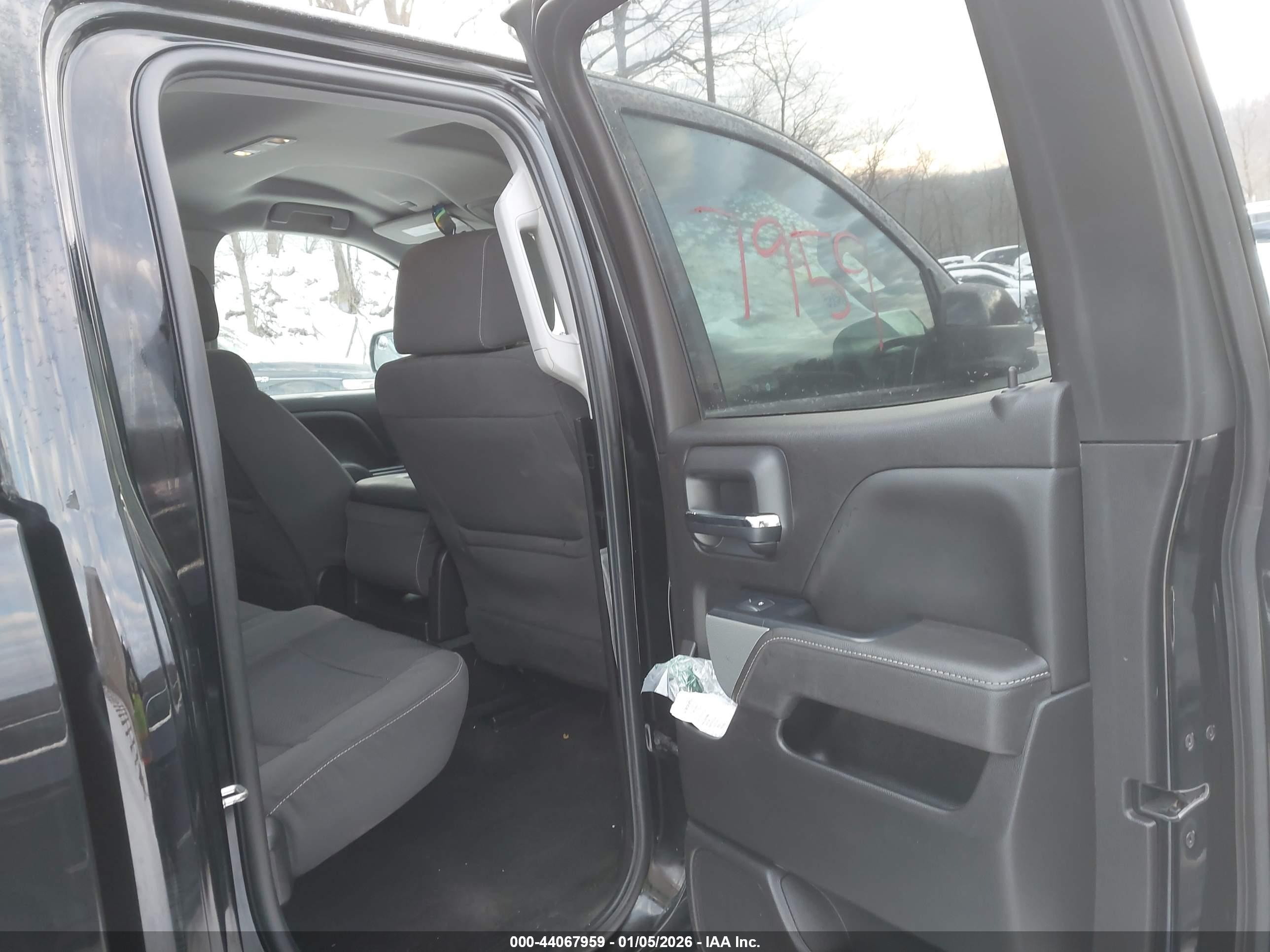 CHEVROLET SILVERADO image 8