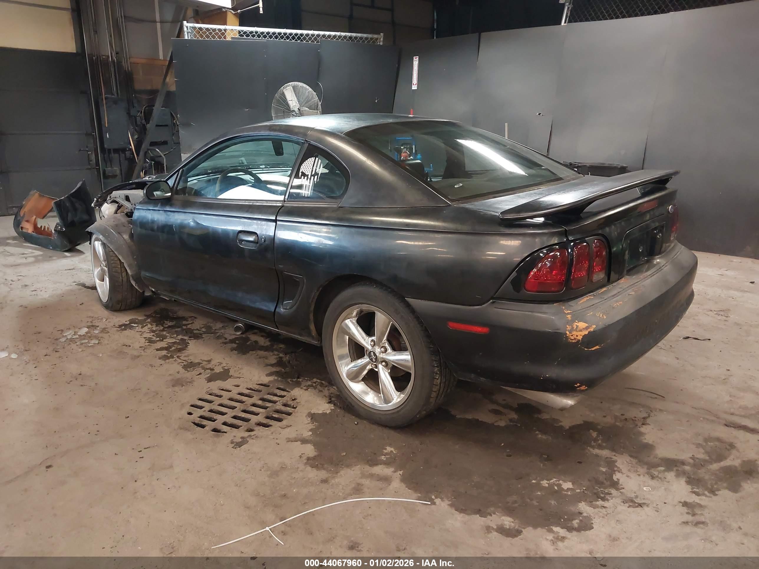 FORD MUSTANG image 3
