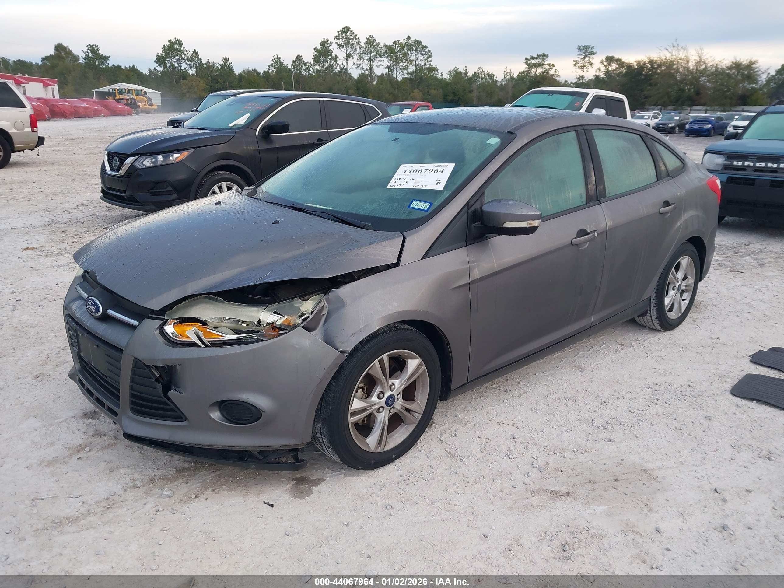 FORD FOCUS image 2