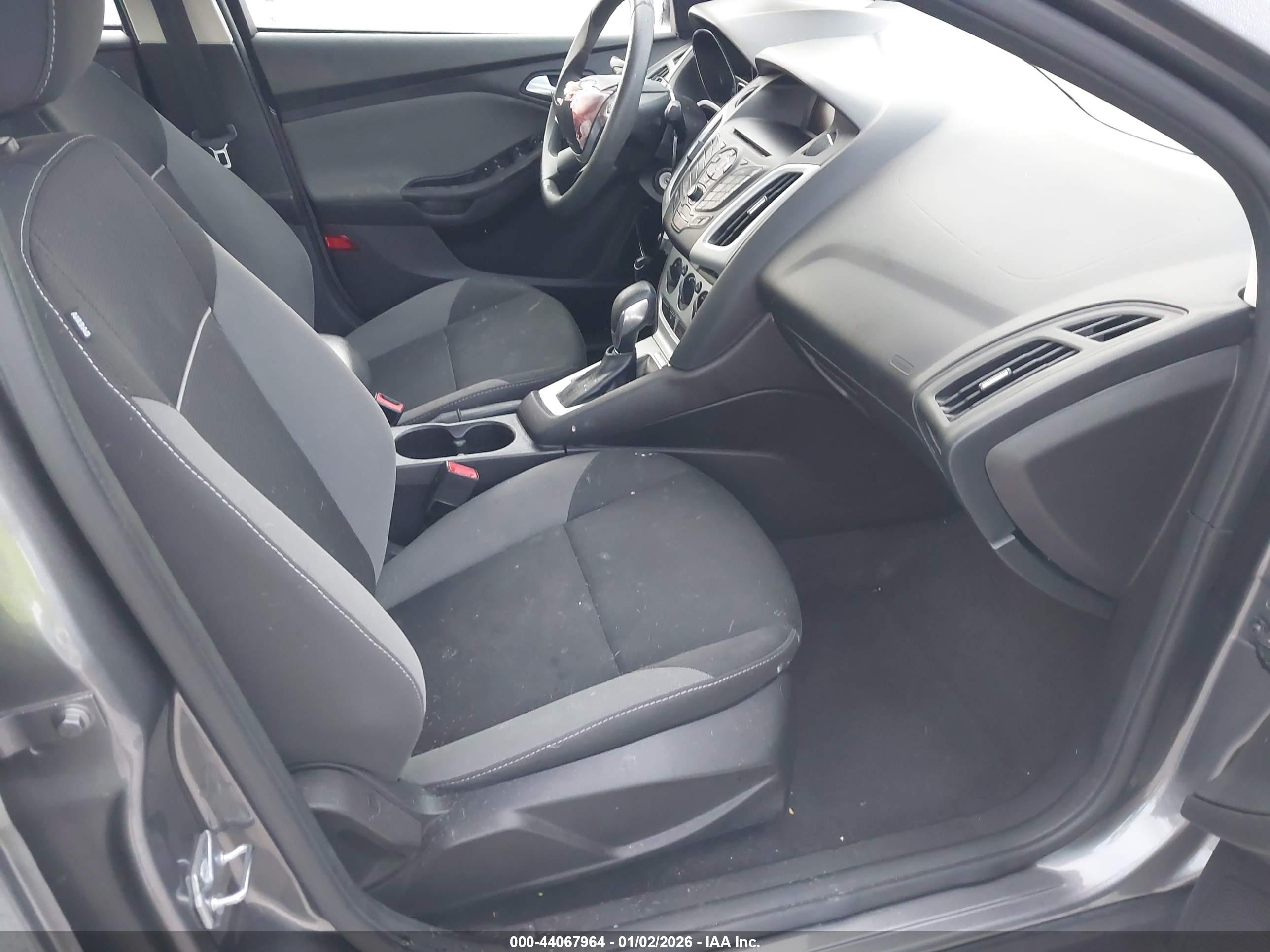 FORD FOCUS image 5