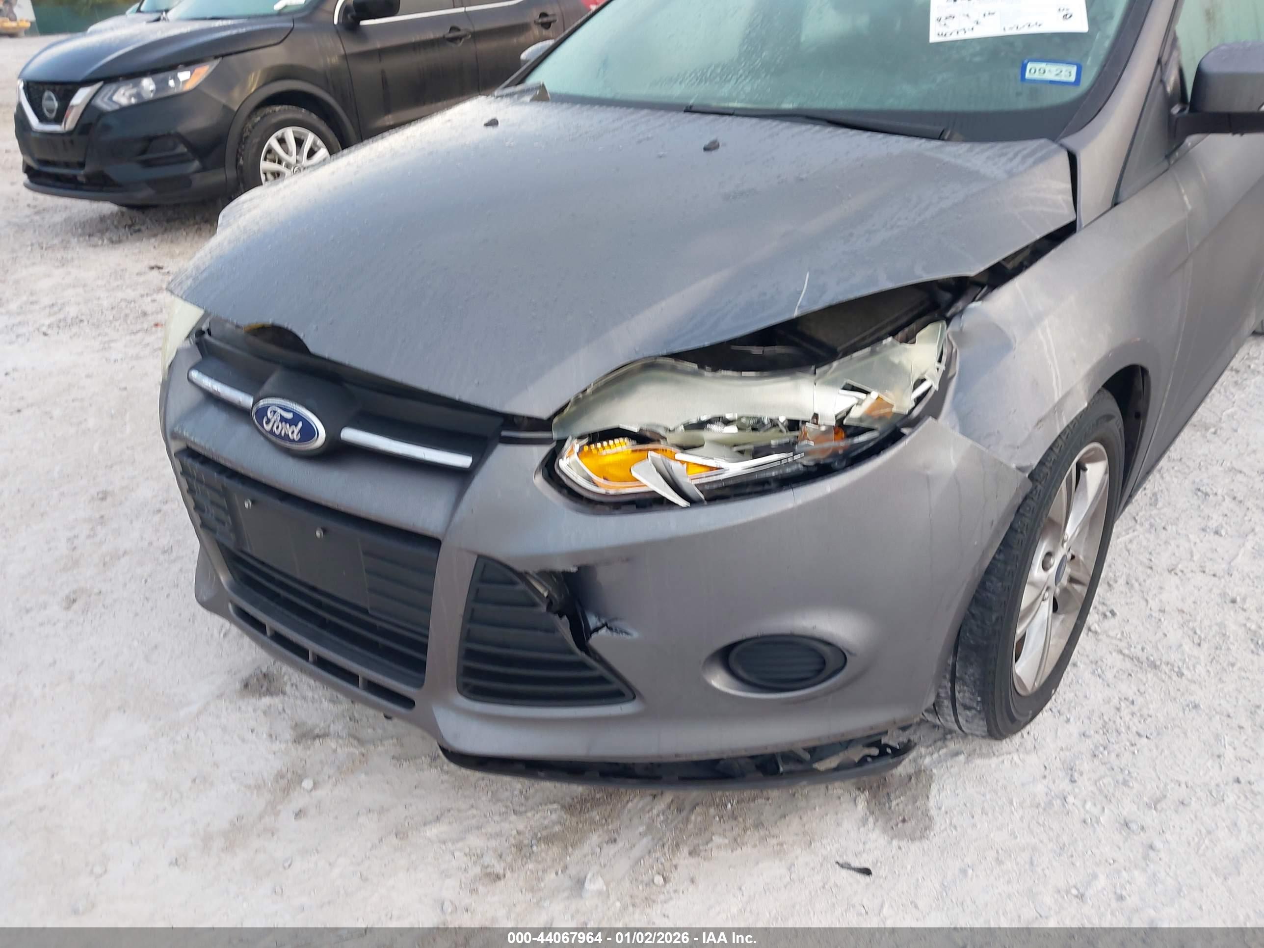 FORD FOCUS image 6