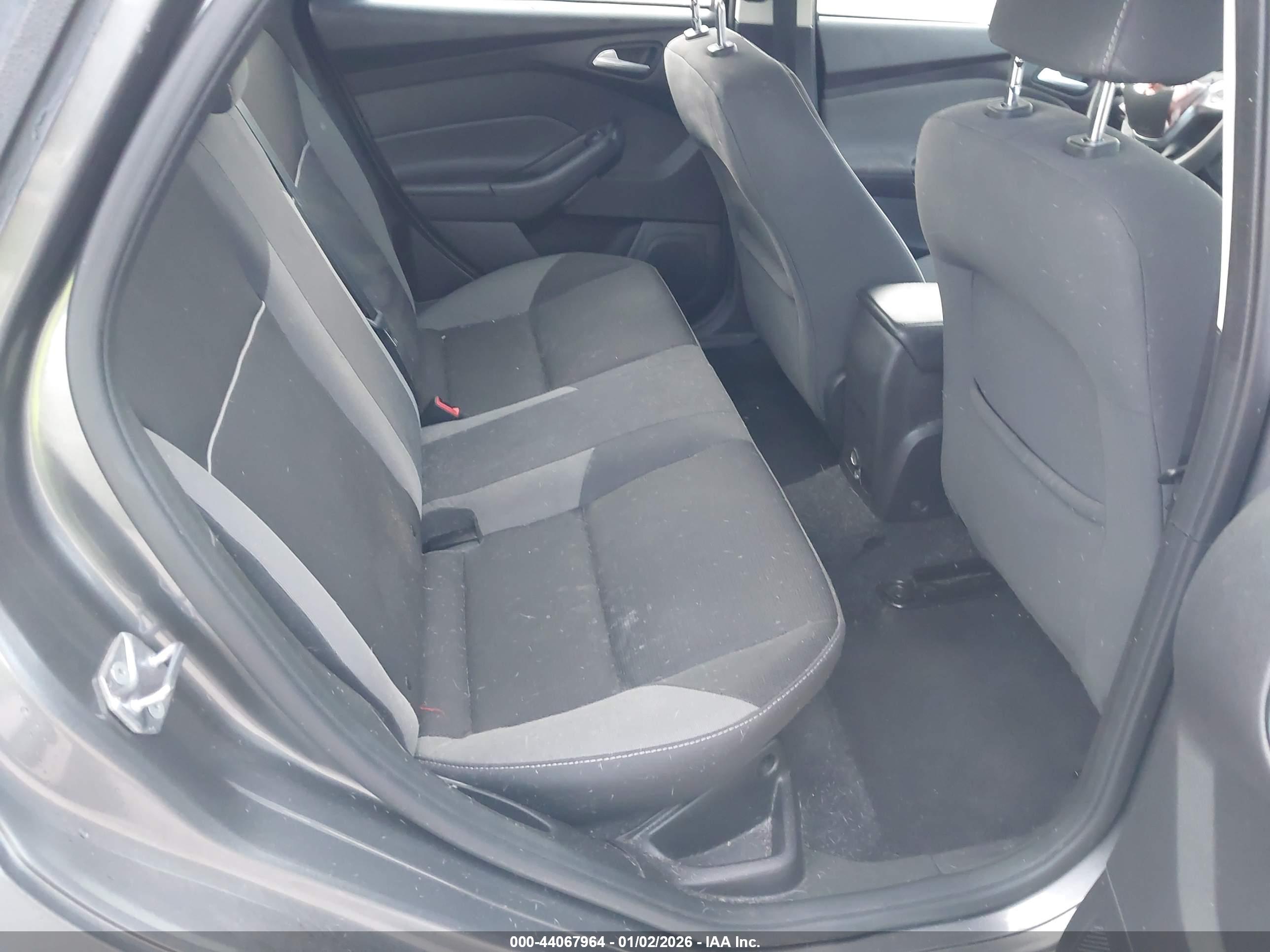 FORD FOCUS image 8