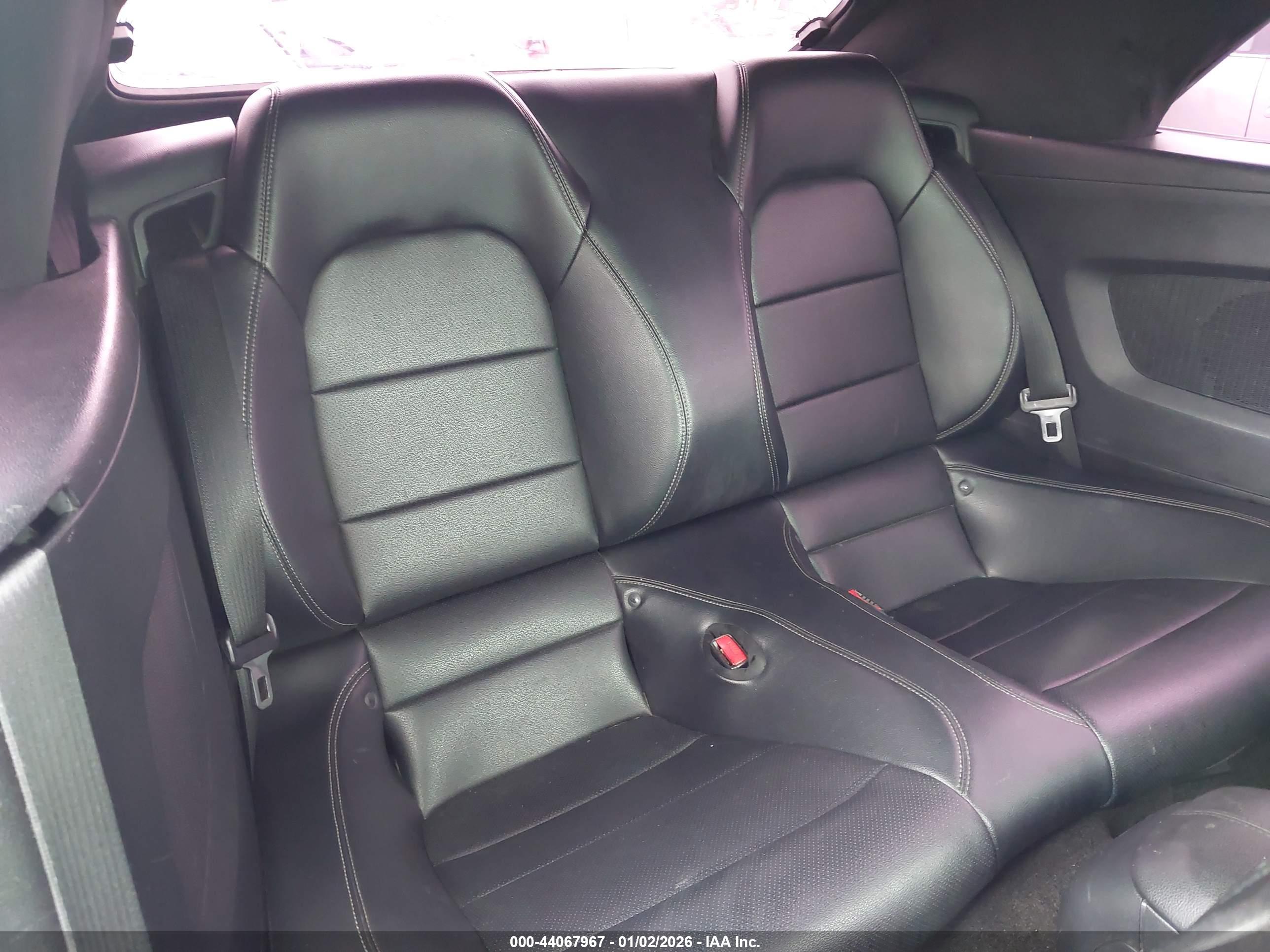 FORD MUSTANG image 8