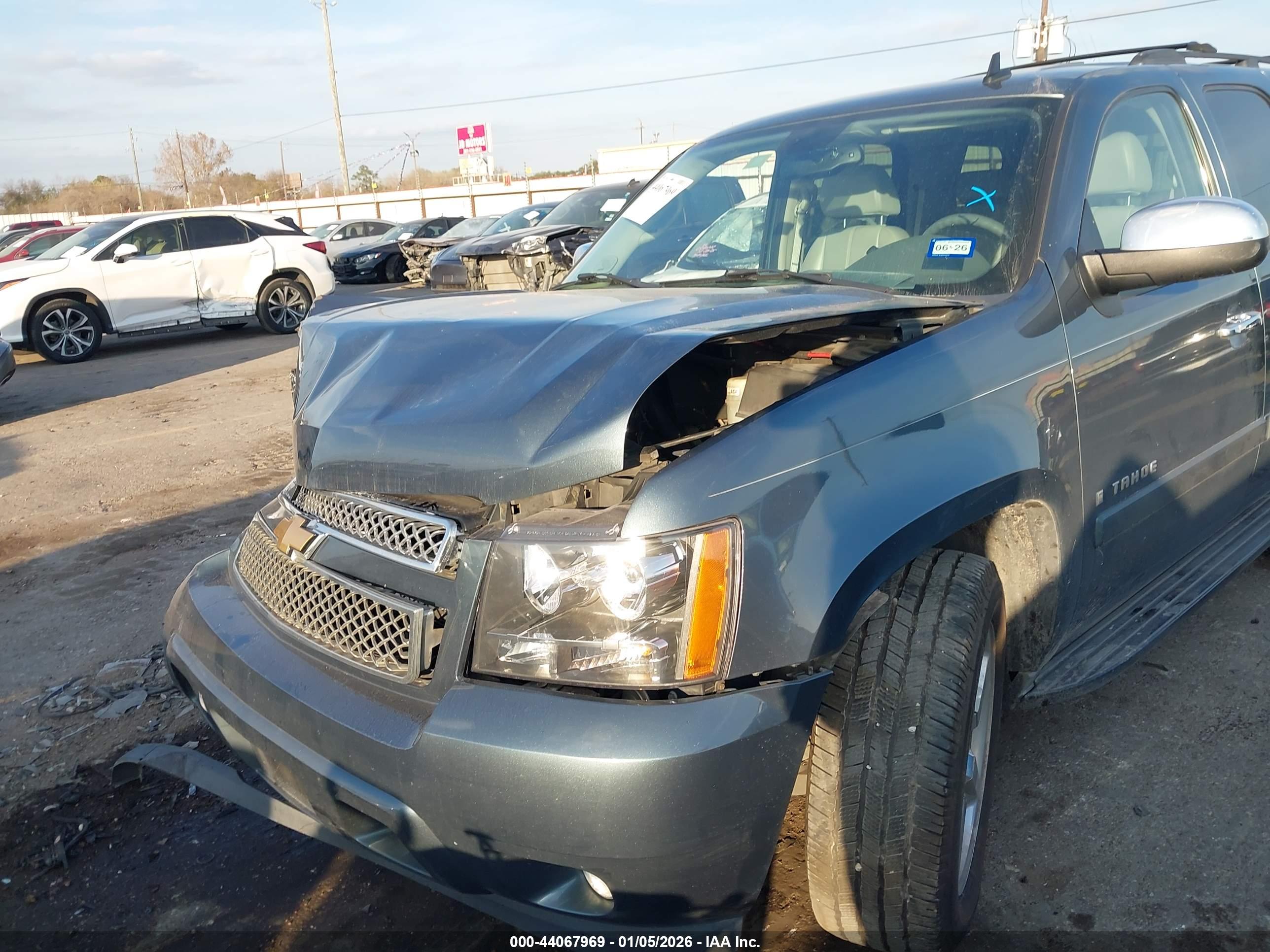 CHEVROLET TAHOE image 6