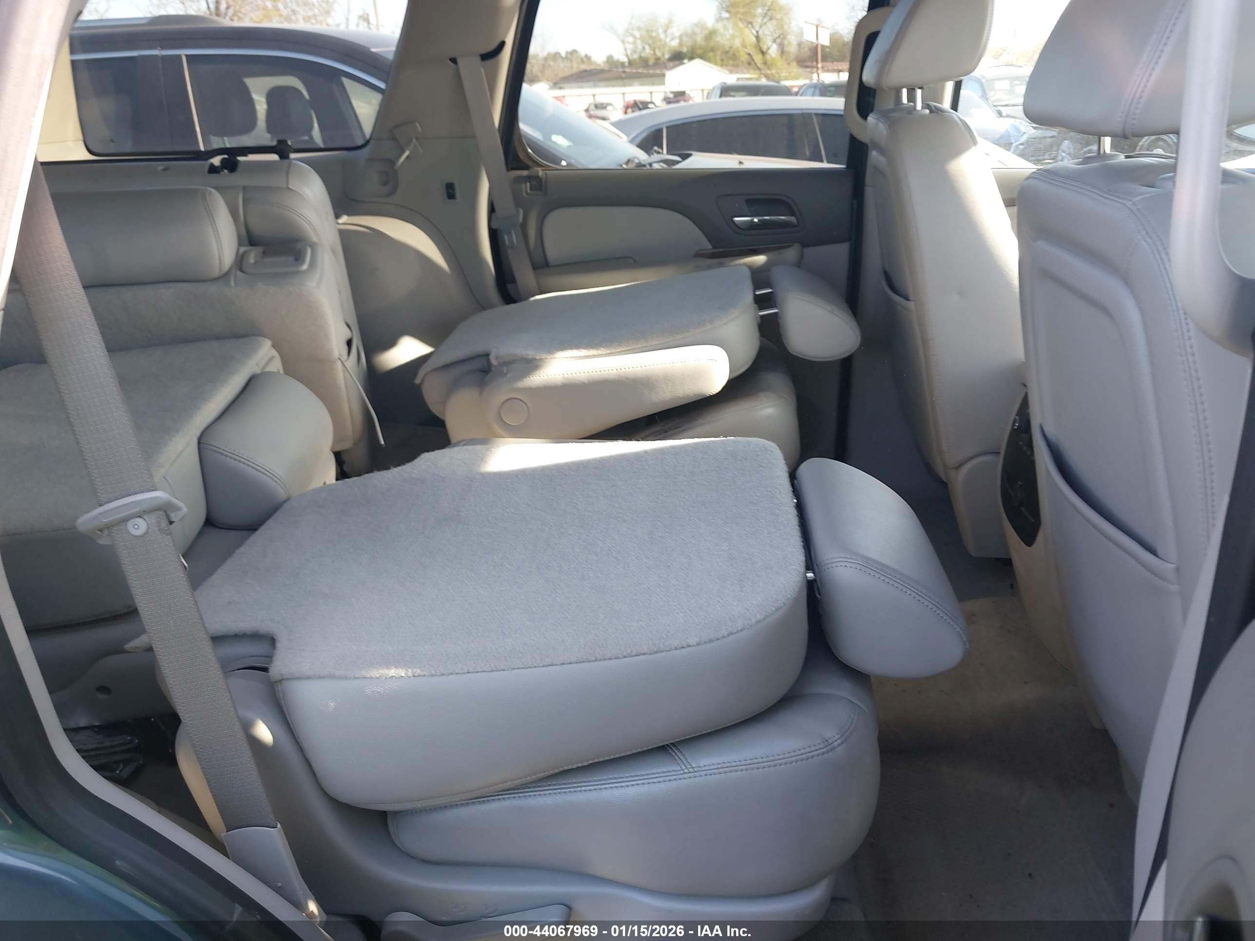 CHEVROLET TAHOE image 8