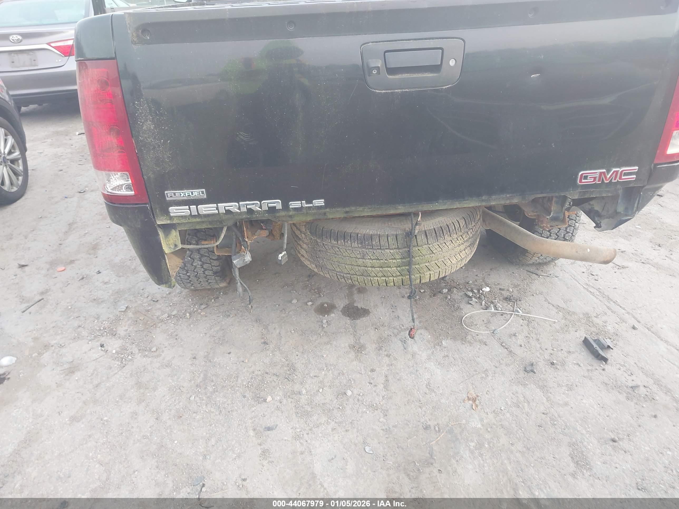 GMC SIERRA image 6