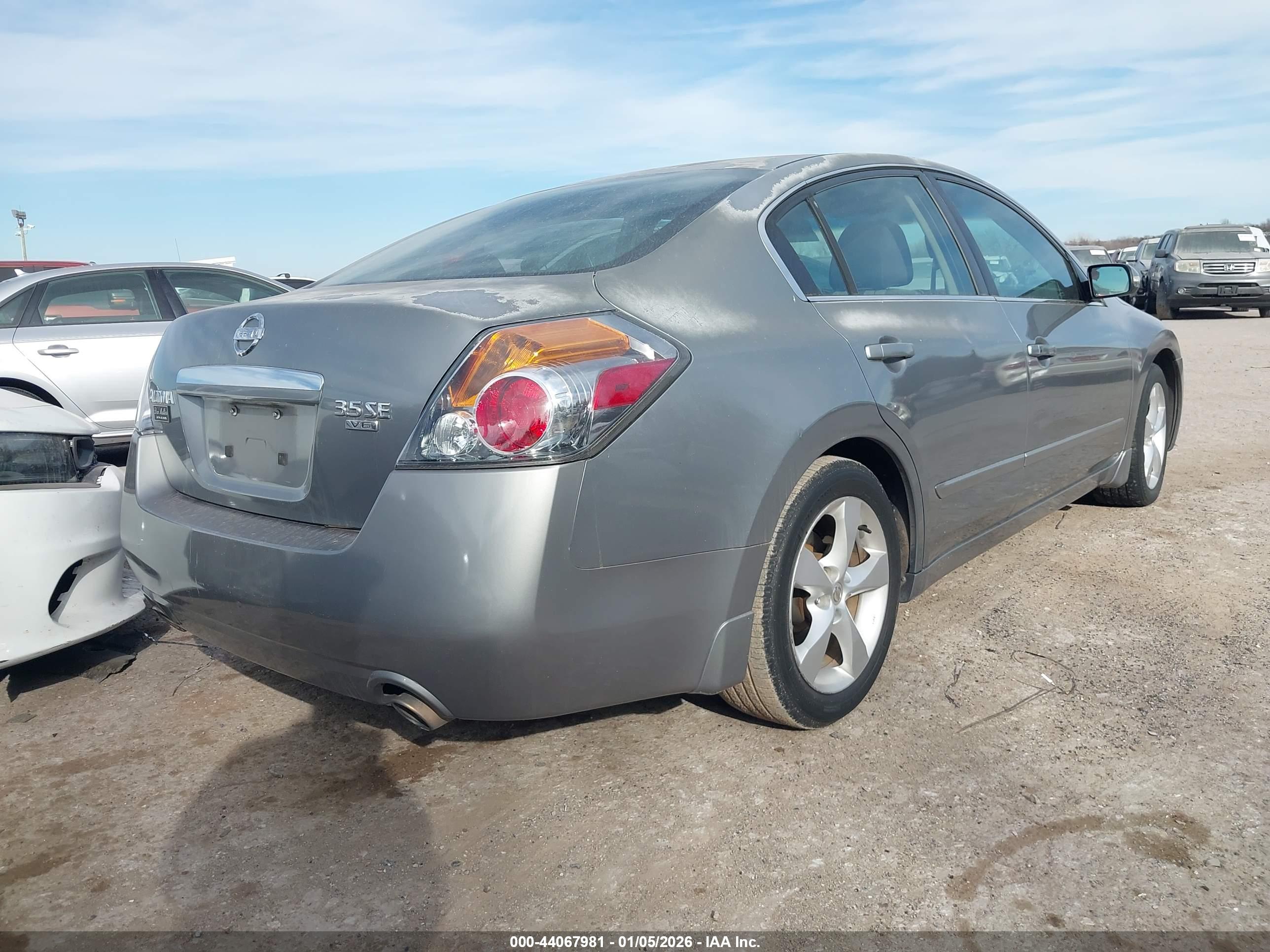 NISSAN ALTIMA image 4