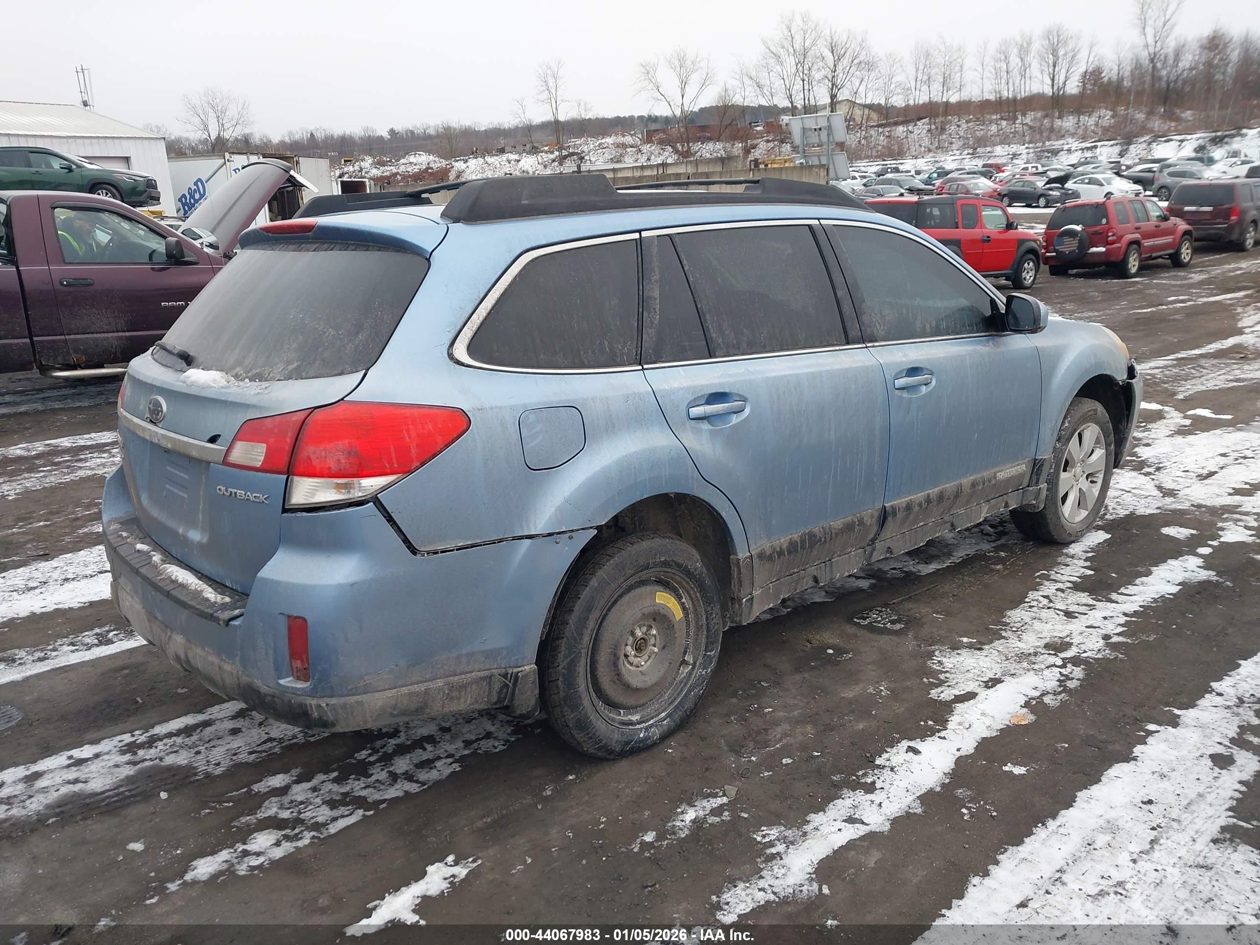 SUBARU OUTBACK image 4