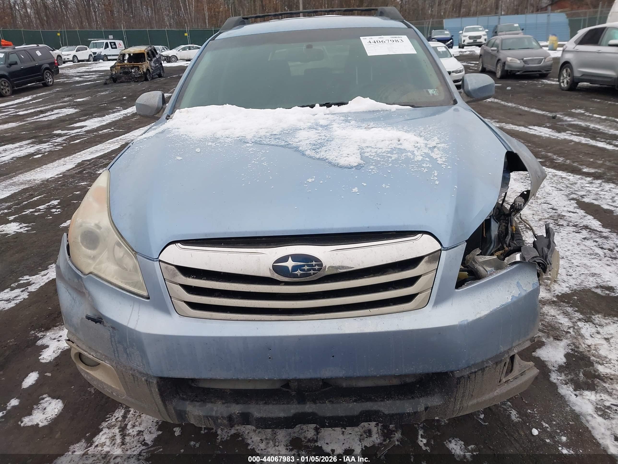 SUBARU OUTBACK image 6