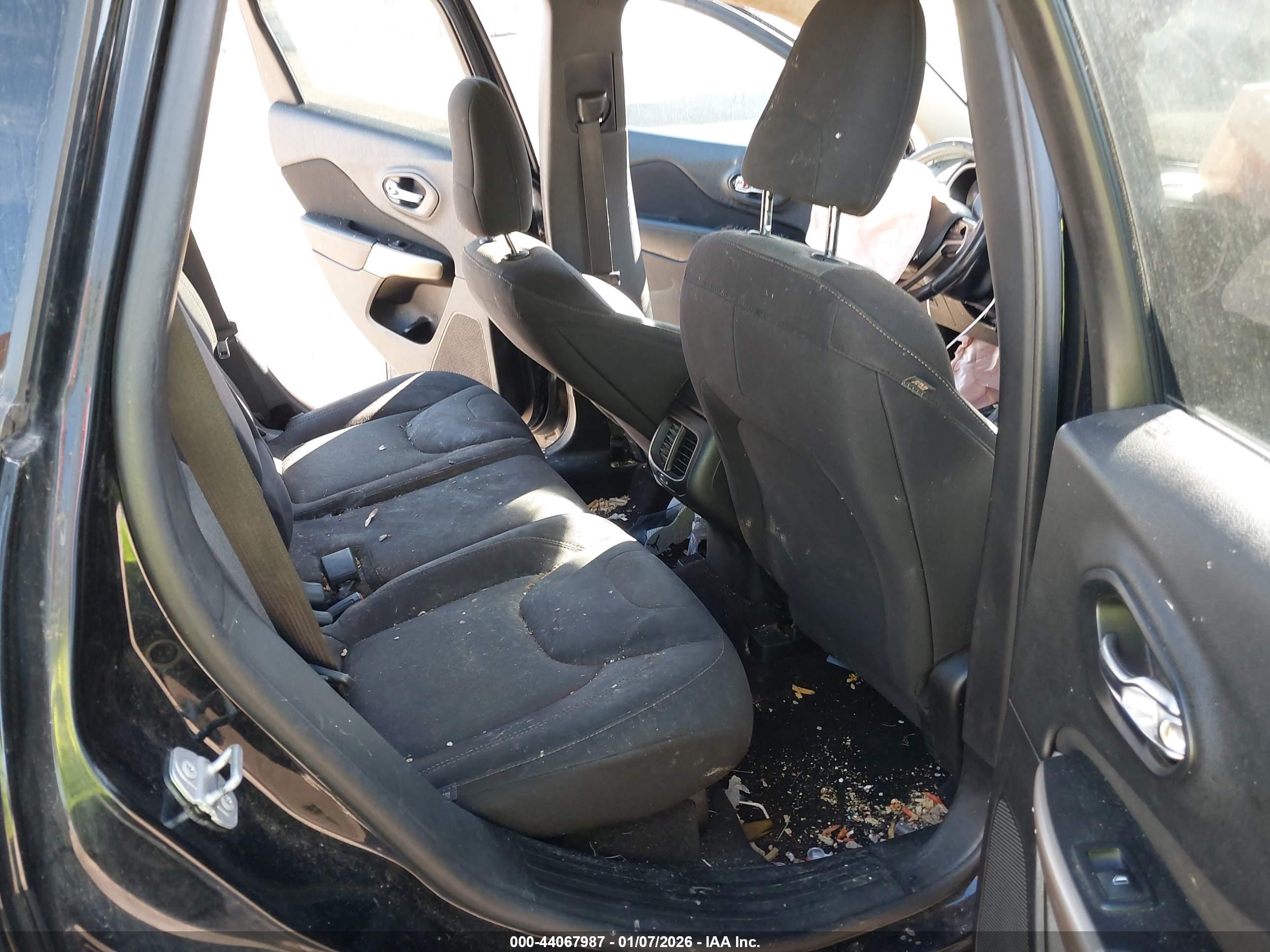 JEEP CHEROKEE image 8