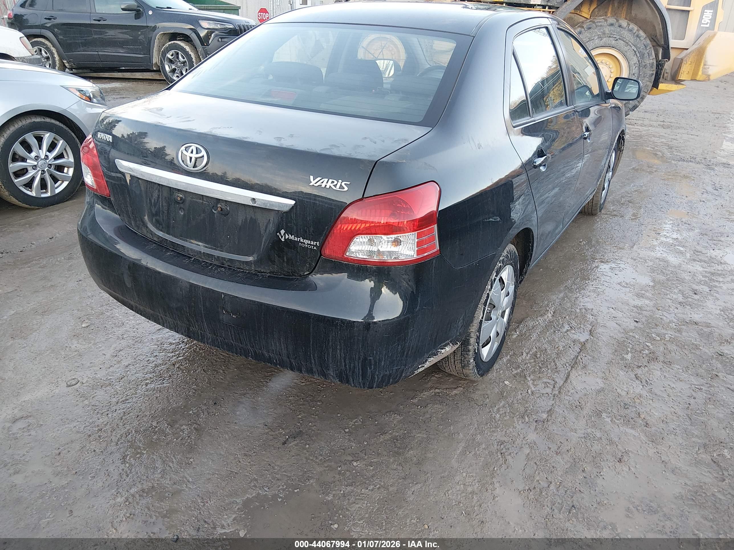 TOYOTA YARIS image 4