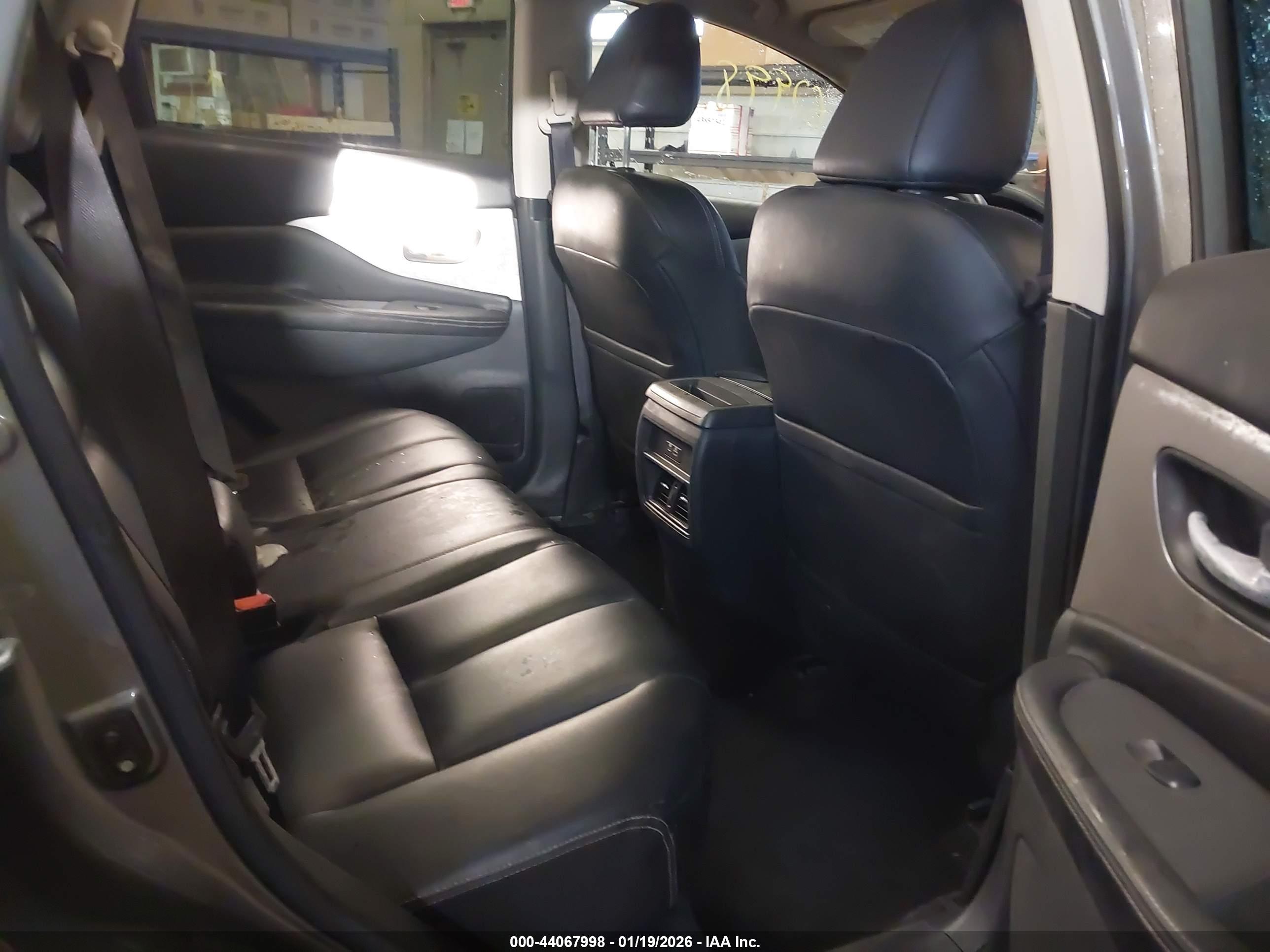 NISSAN MURANO image 8