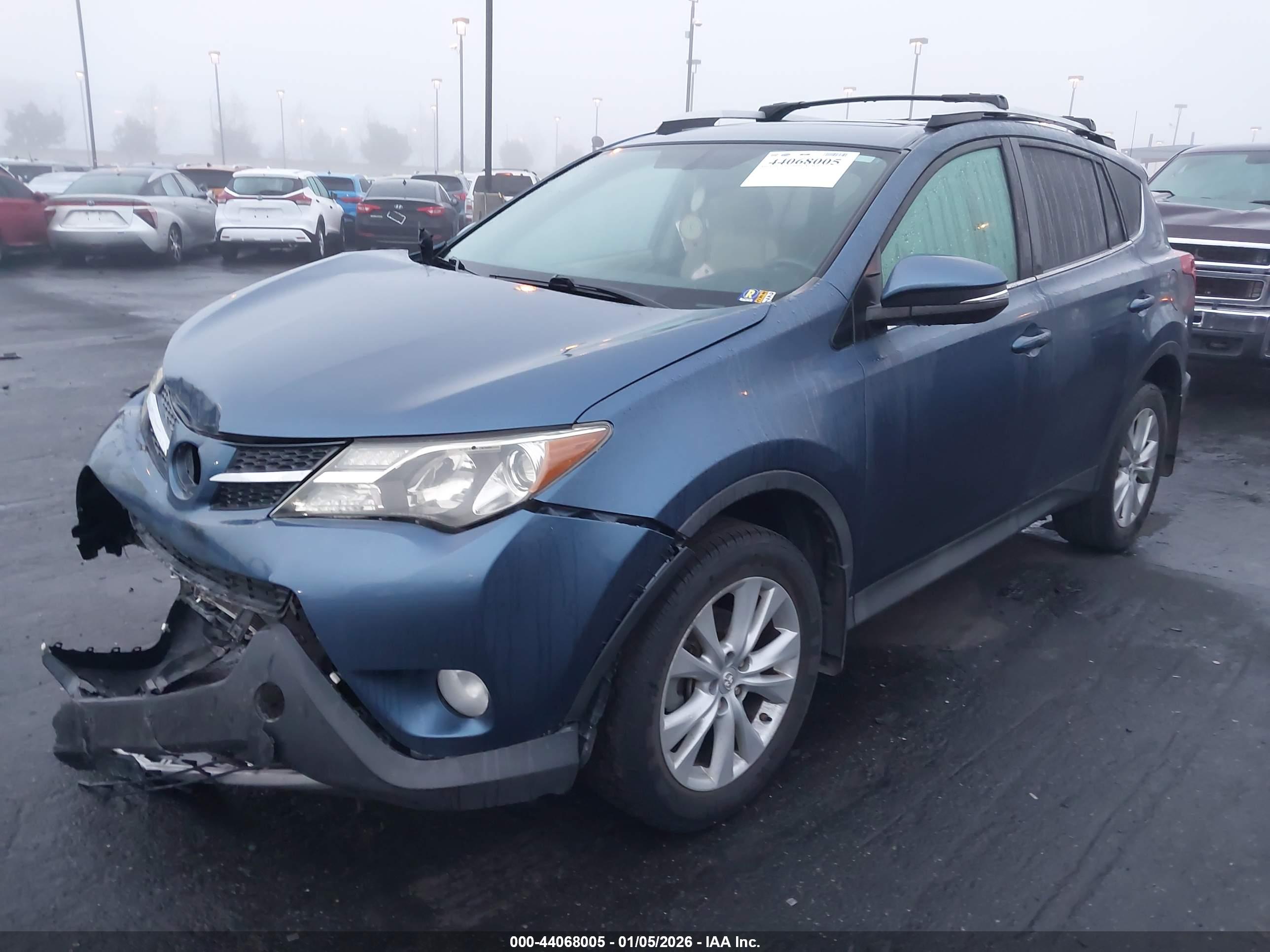 TOYOTA RAV4 image 2