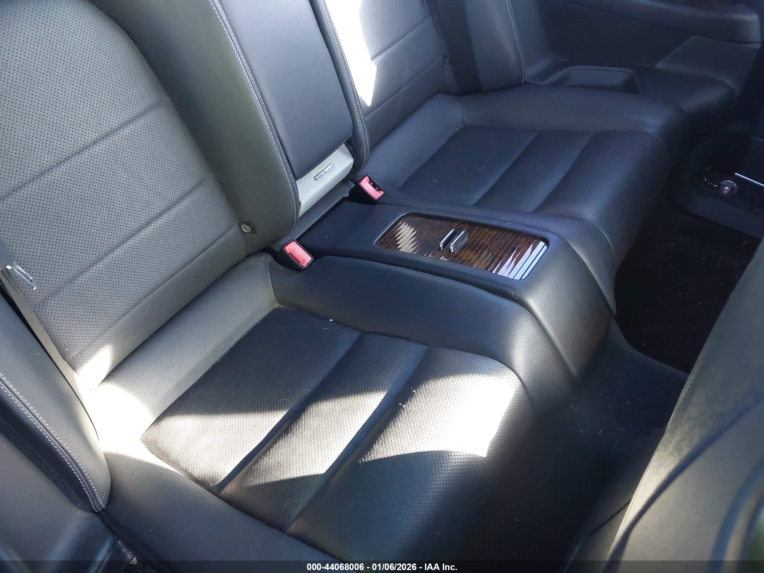 MERCEDES-BENZ E image 8