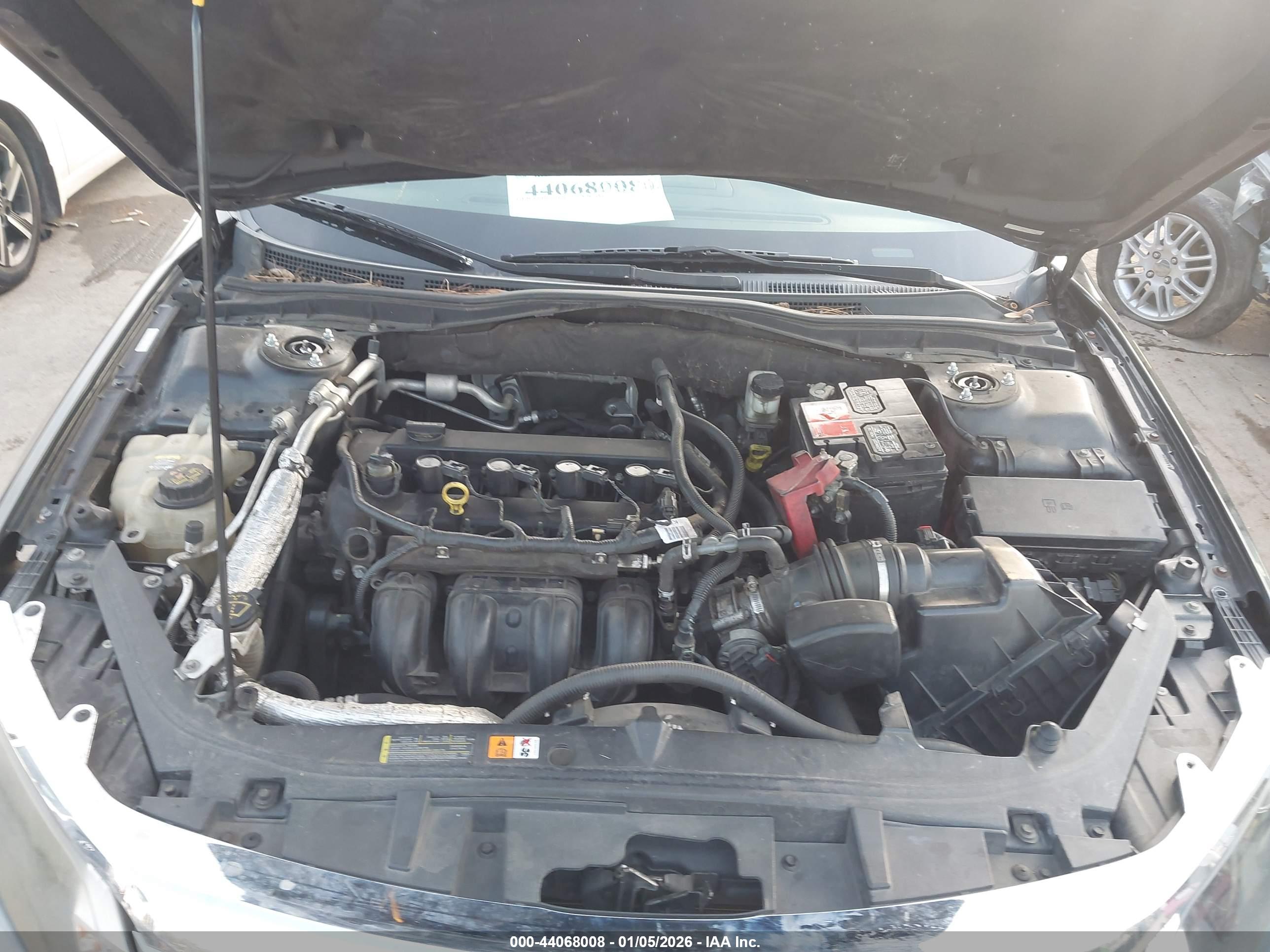 FORD FUSION image 10
