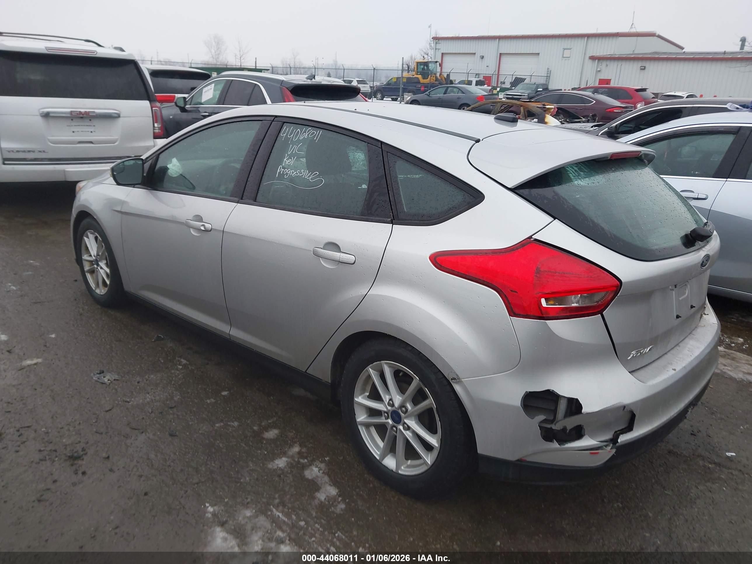 FORD FOCUS image 3