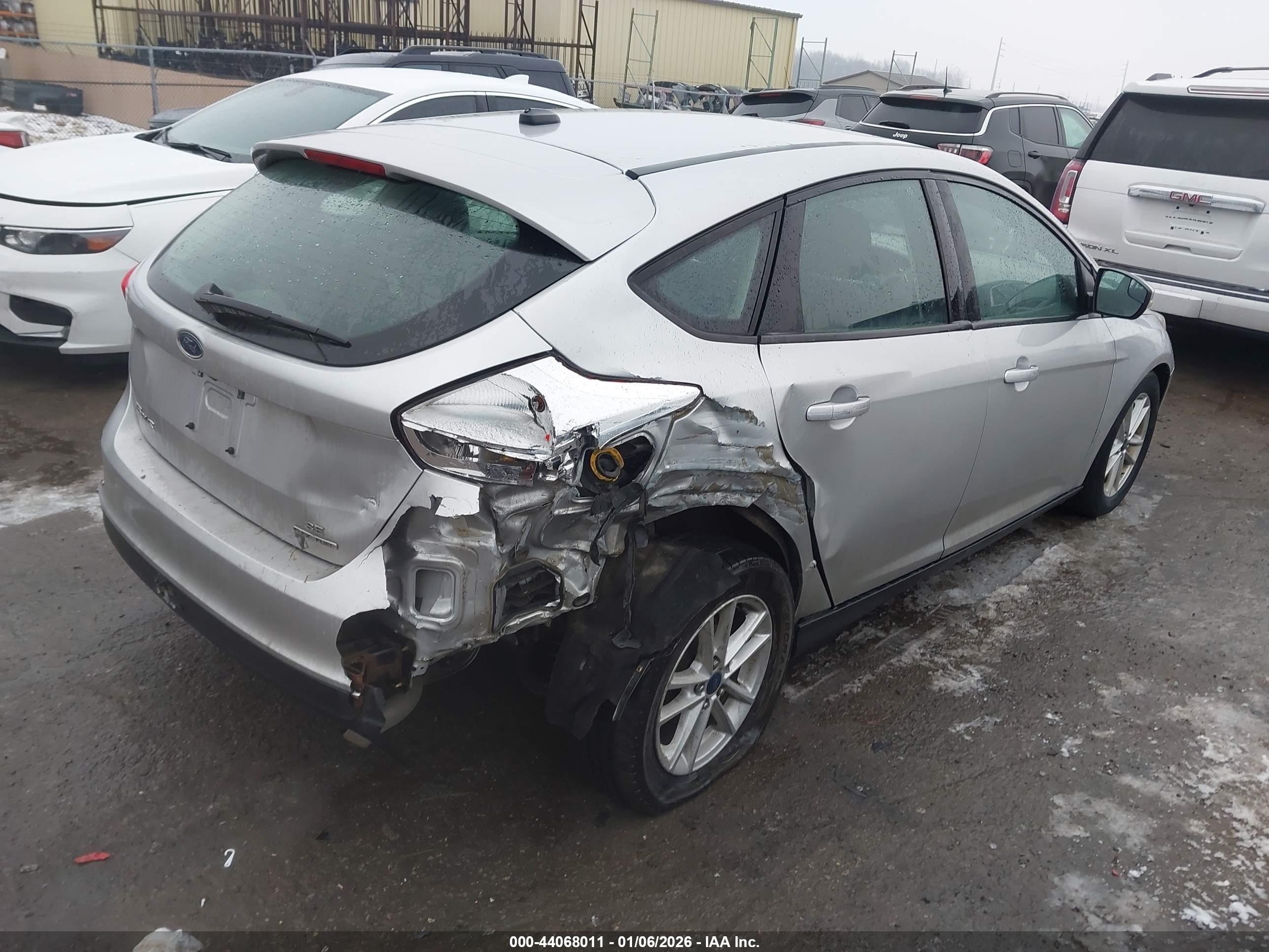 FORD FOCUS image 4